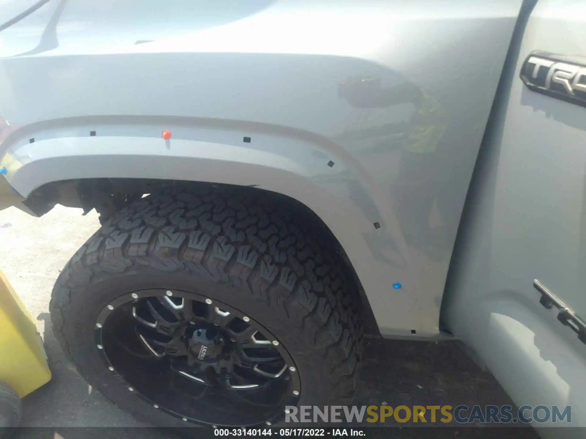 6 Photograph of a damaged car 3TMCZ5AN4LM322331 TOYOTA TACOMA 4WD 2020