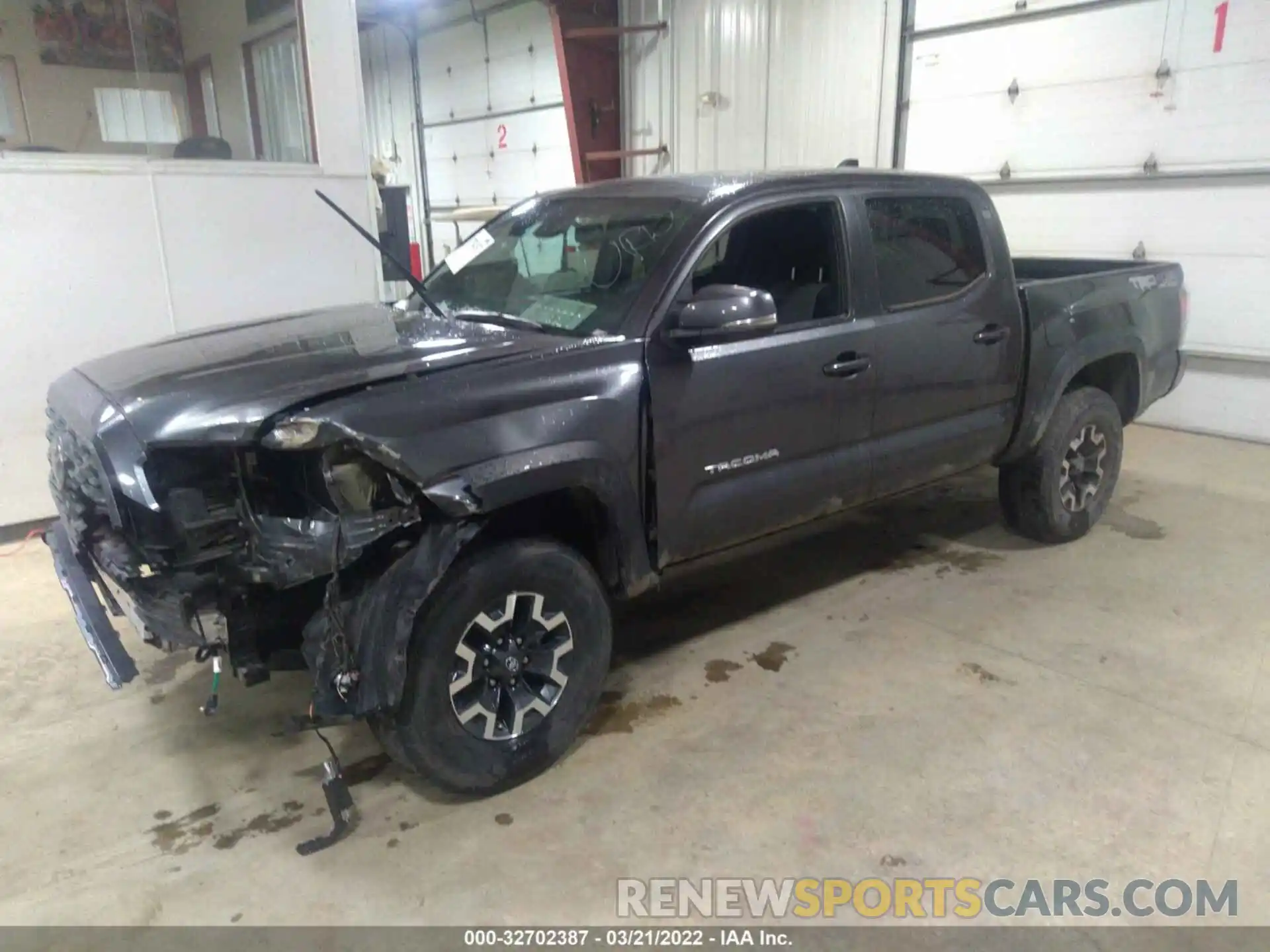 2 Photograph of a damaged car 3TMCZ5AN4LM326556 TOYOTA TACOMA 4WD 2020