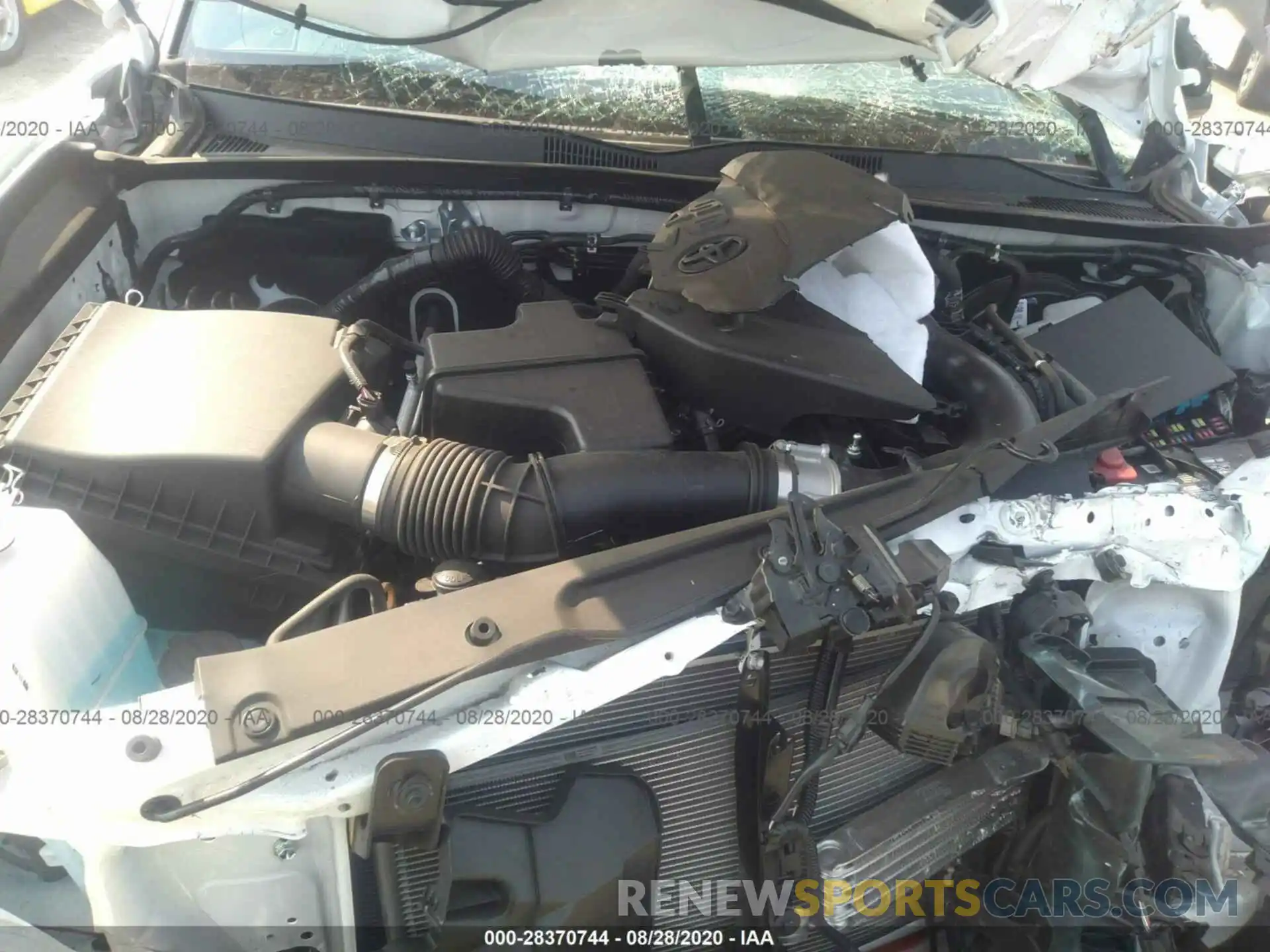 10 Photograph of a damaged car 3TMCZ5AN4LM333846 TOYOTA TACOMA 4WD 2020