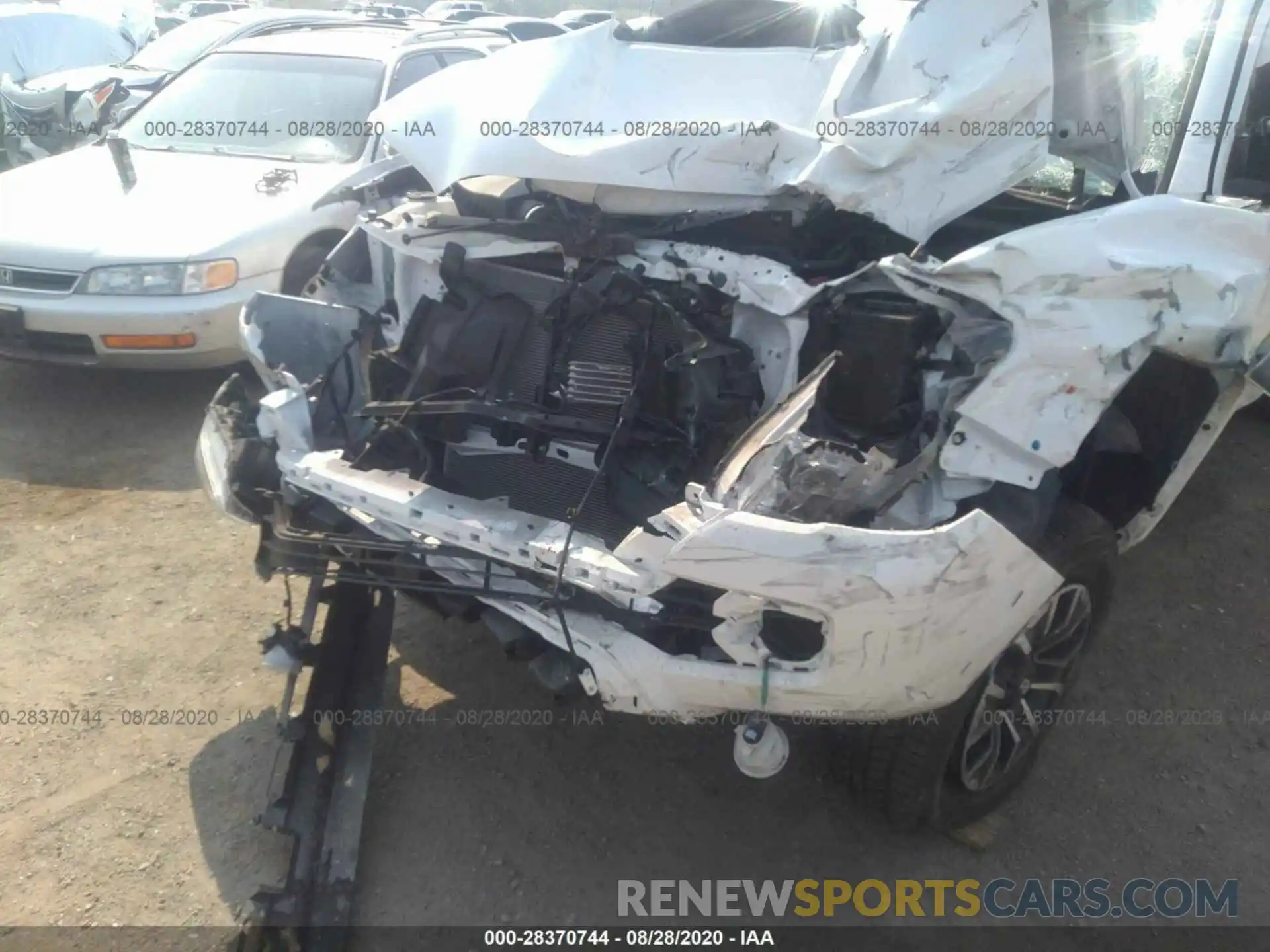 6 Photograph of a damaged car 3TMCZ5AN4LM333846 TOYOTA TACOMA 4WD 2020