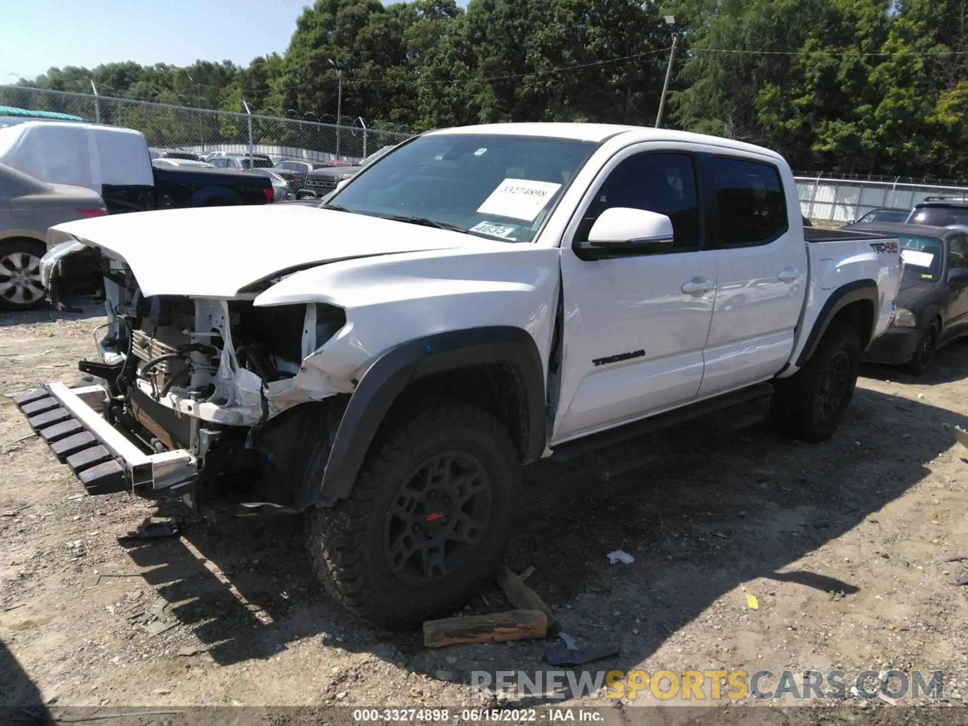 2 Фотография поврежденного автомобиля 3TMCZ5AN4LM335273 TOYOTA TACOMA 4WD 2020