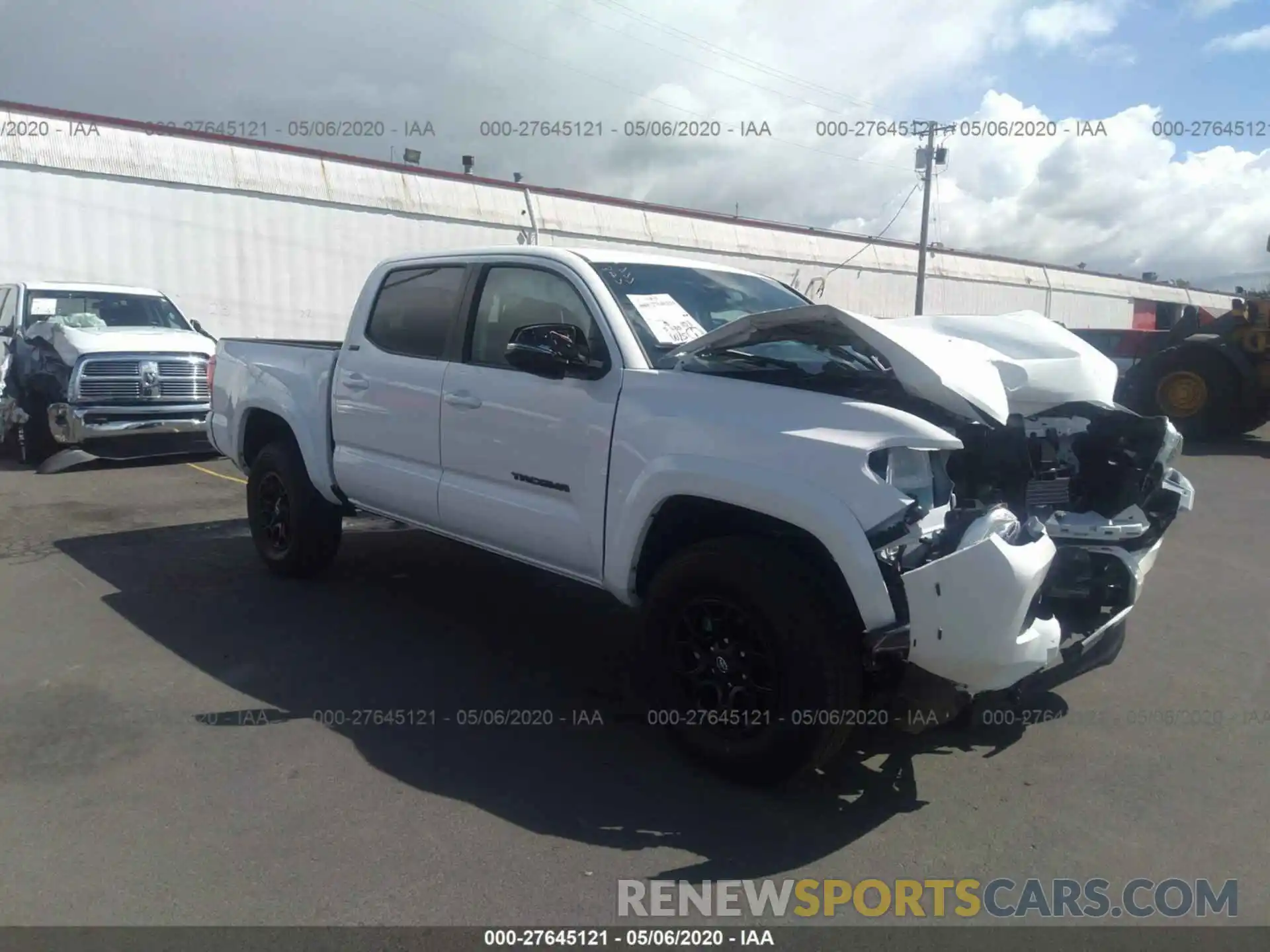 1 Photograph of a damaged car 3TMCZ5AN4LM339596 TOYOTA TACOMA 4WD 2020