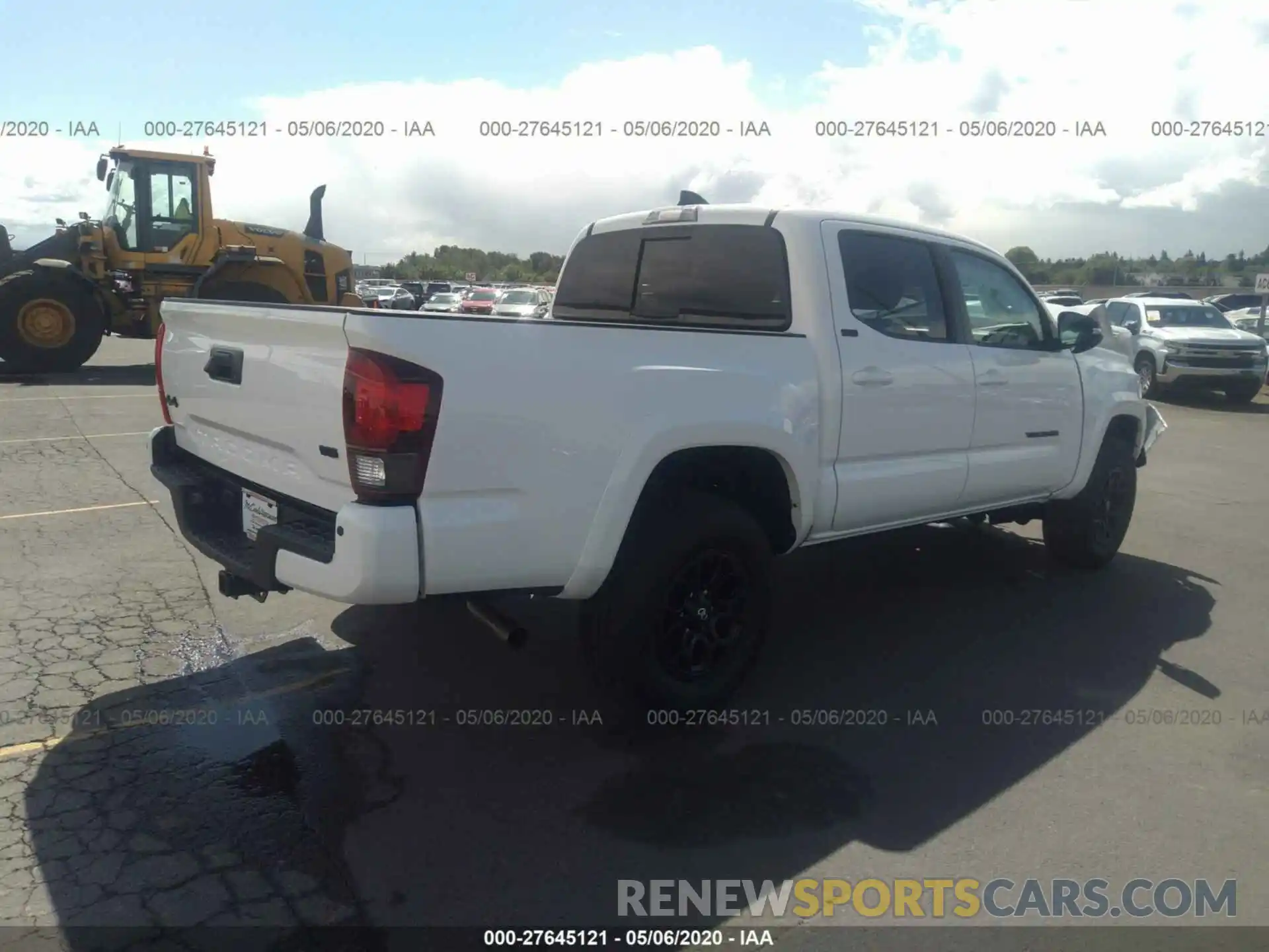 4 Photograph of a damaged car 3TMCZ5AN4LM339596 TOYOTA TACOMA 4WD 2020