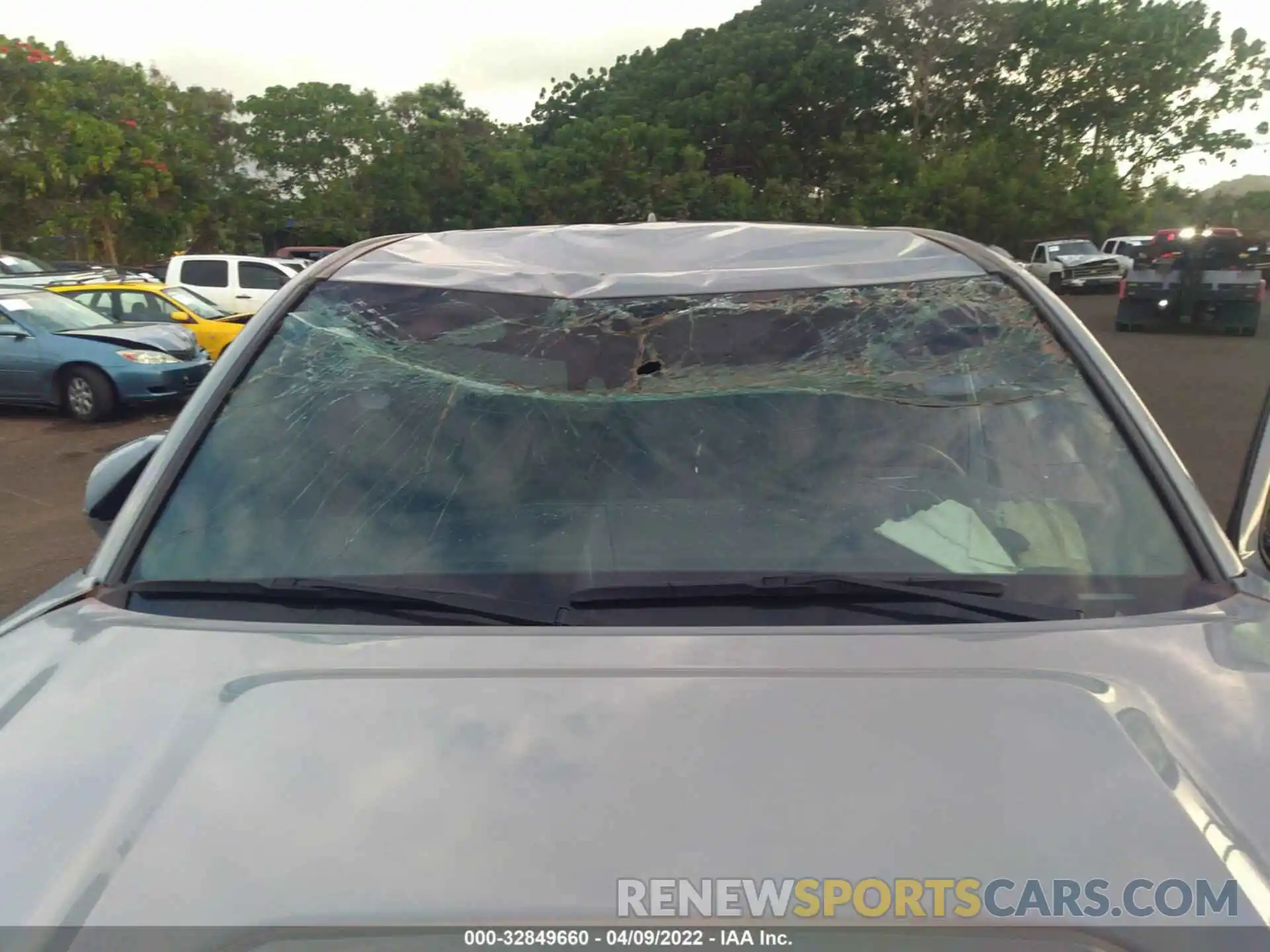 6 Photograph of a damaged car 3TMCZ5AN4LM341168 TOYOTA TACOMA 4WD 2020