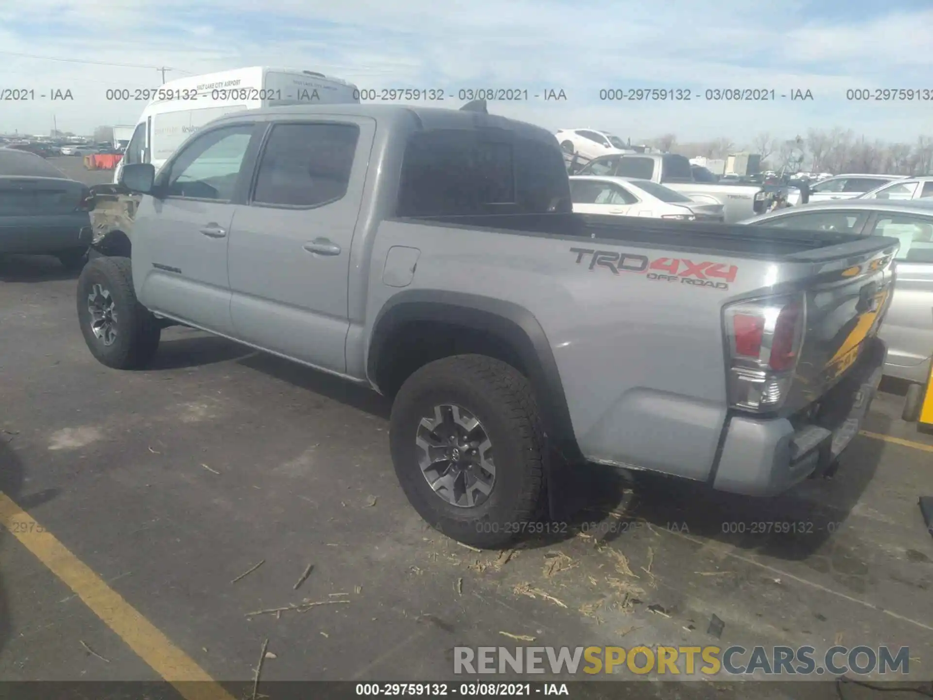 3 Photograph of a damaged car 3TMCZ5AN4LM342563 TOYOTA TACOMA 4WD 2020