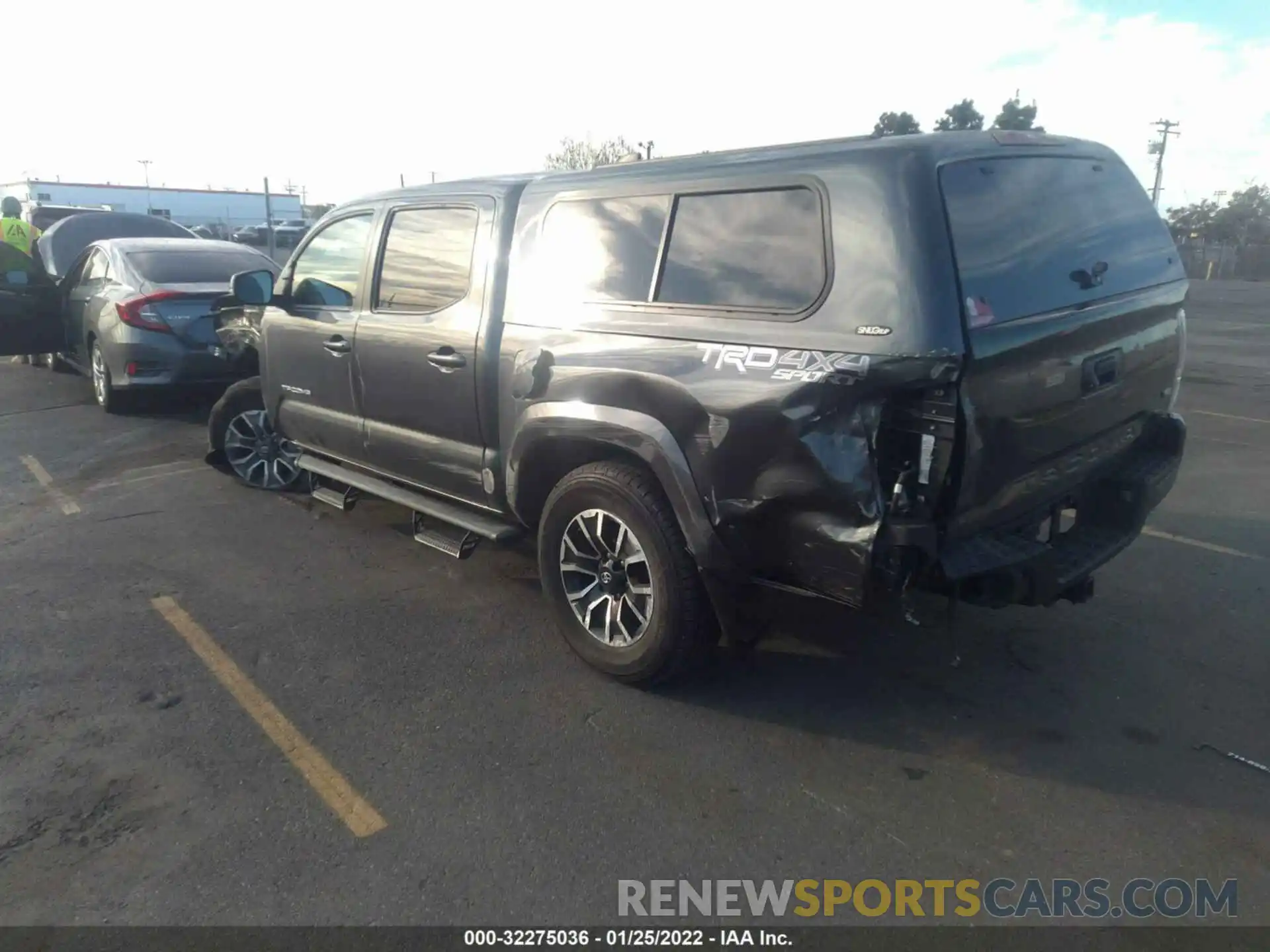 3 Photograph of a damaged car 3TMCZ5AN4LM346919 TOYOTA TACOMA 4WD 2020