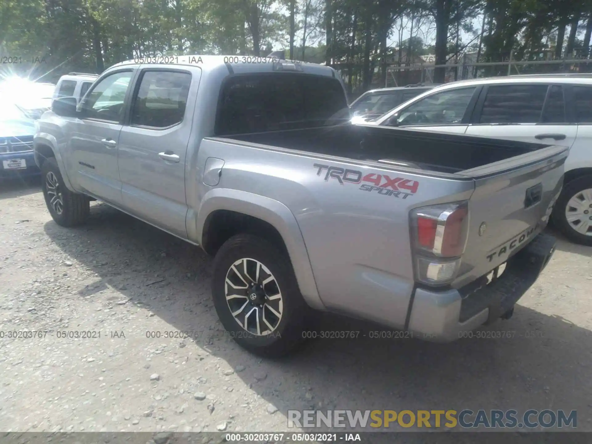 3 Photograph of a damaged car 3TMCZ5AN4LM347715 TOYOTA TACOMA 4WD 2020