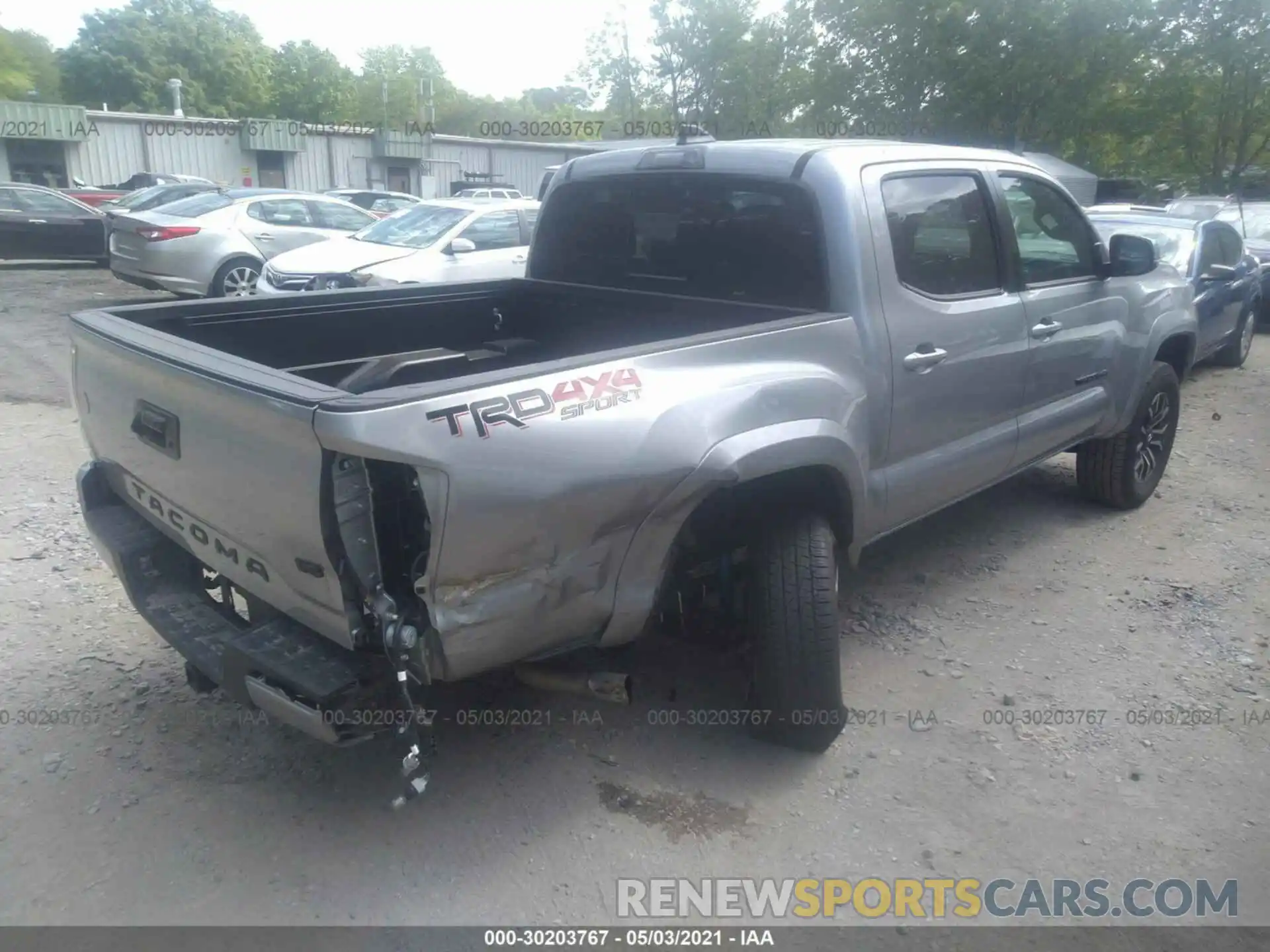 4 Photograph of a damaged car 3TMCZ5AN4LM347715 TOYOTA TACOMA 4WD 2020