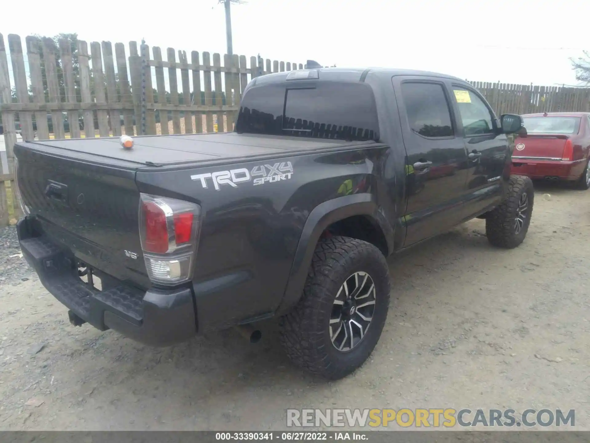 4 Фотография поврежденного автомобиля 3TMCZ5AN4LM355779 TOYOTA TACOMA 4WD 2020