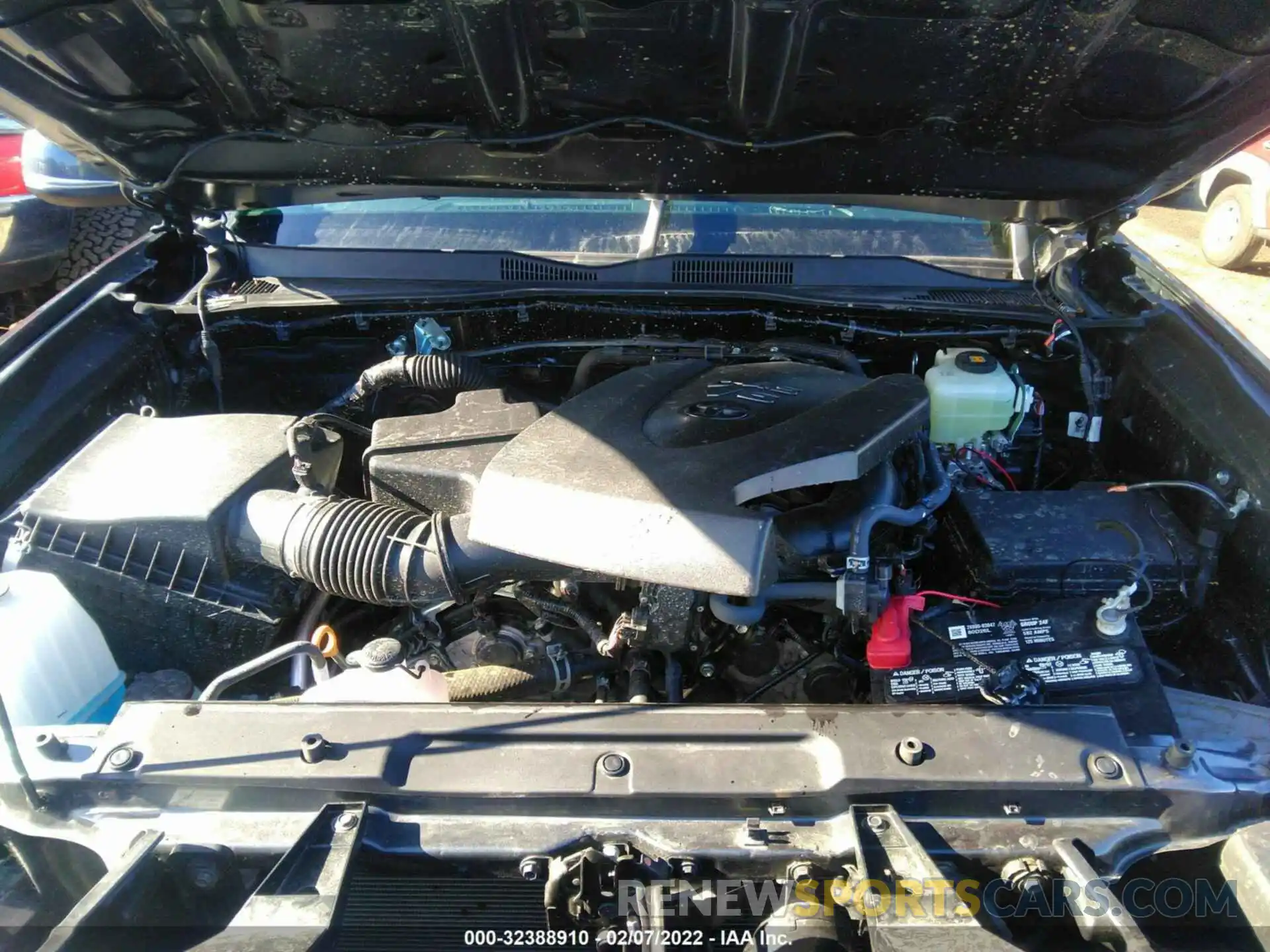 10 Photograph of a damaged car 3TMCZ5AN4LM361923 TOYOTA TACOMA 4WD 2020