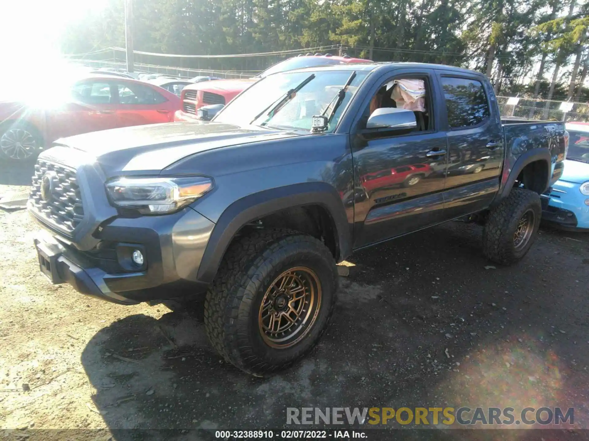 2 Photograph of a damaged car 3TMCZ5AN4LM361923 TOYOTA TACOMA 4WD 2020