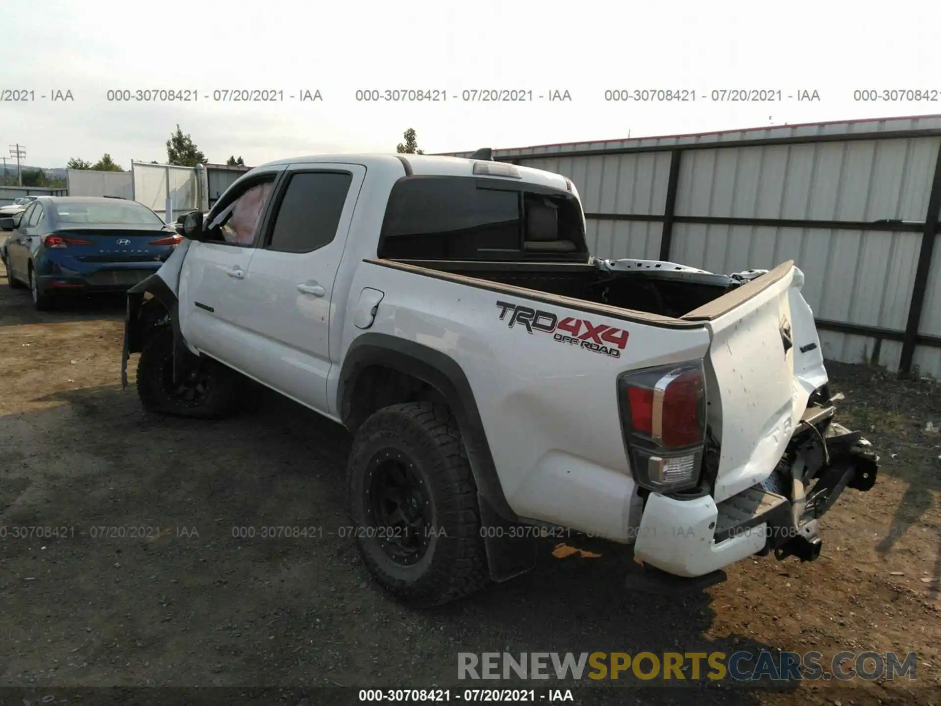 3 Photograph of a damaged car 3TMCZ5AN4LM362070 TOYOTA TACOMA 4WD 2020