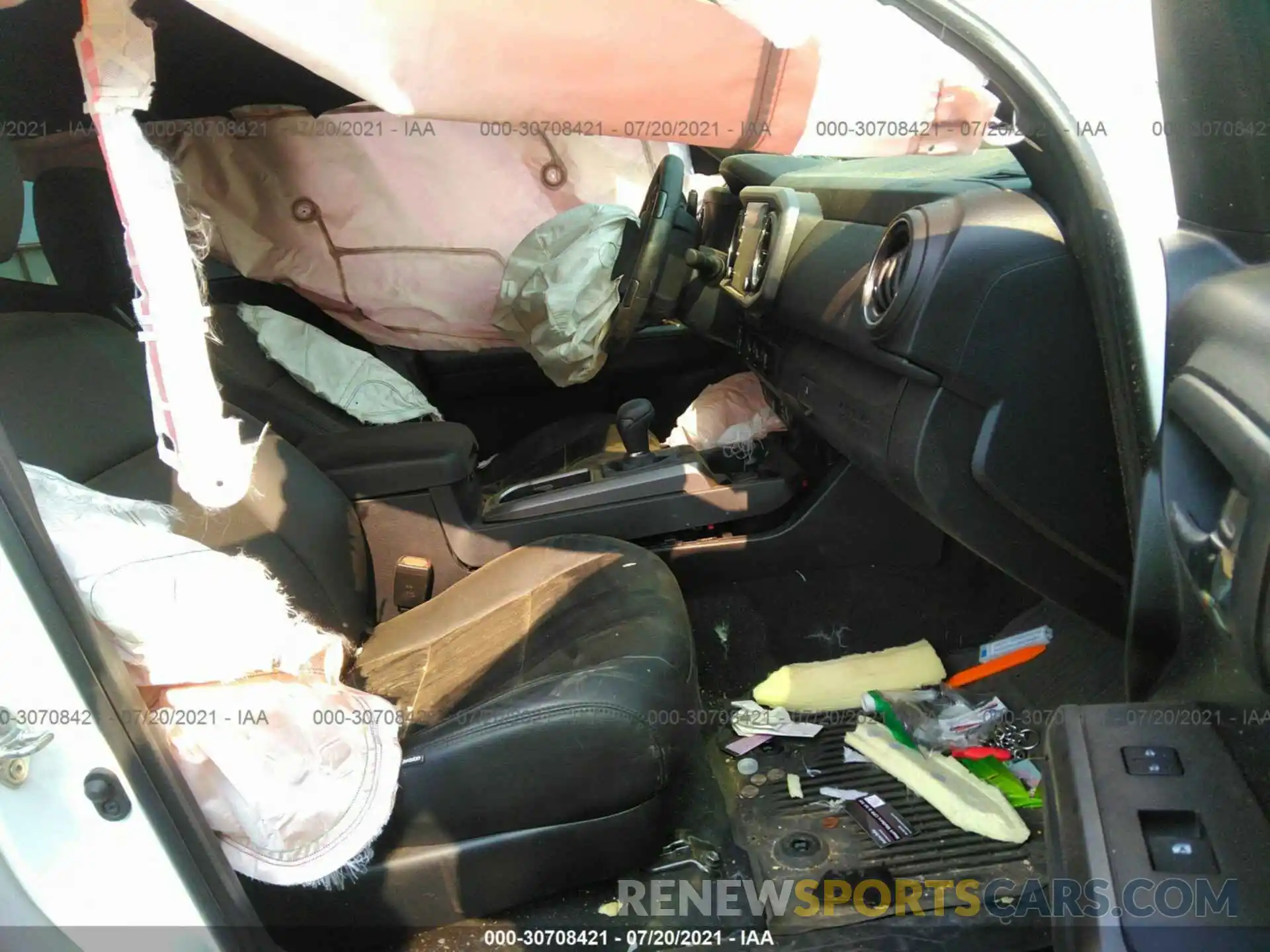 5 Photograph of a damaged car 3TMCZ5AN4LM362070 TOYOTA TACOMA 4WD 2020