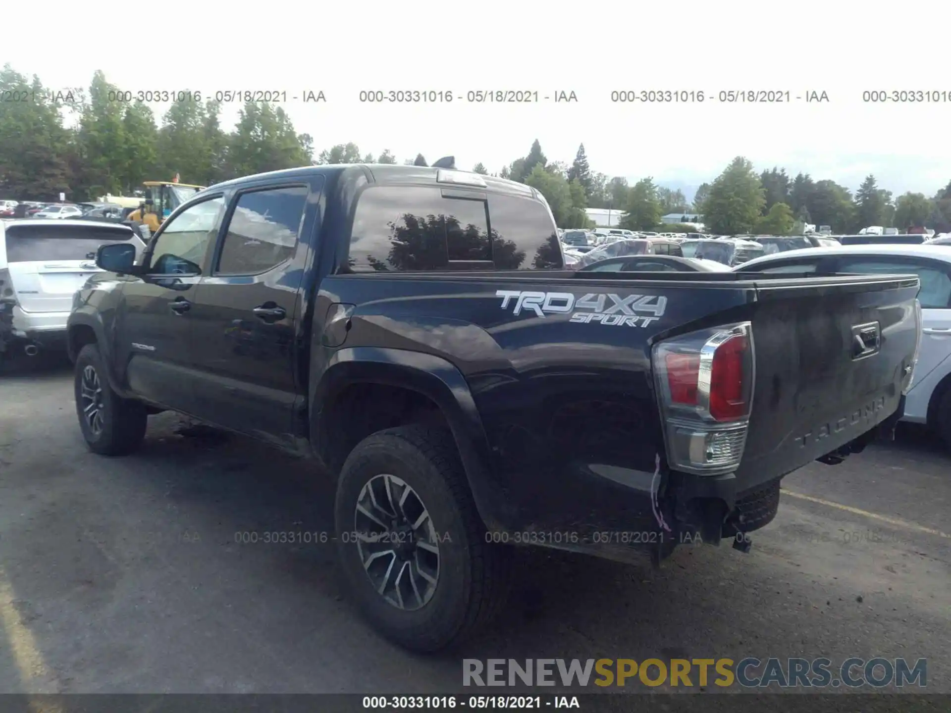 3 Photograph of a damaged car 3TMCZ5AN4LM363171 TOYOTA TACOMA 4WD 2020