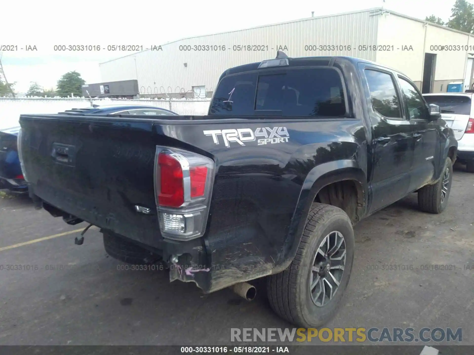 4 Photograph of a damaged car 3TMCZ5AN4LM363171 TOYOTA TACOMA 4WD 2020