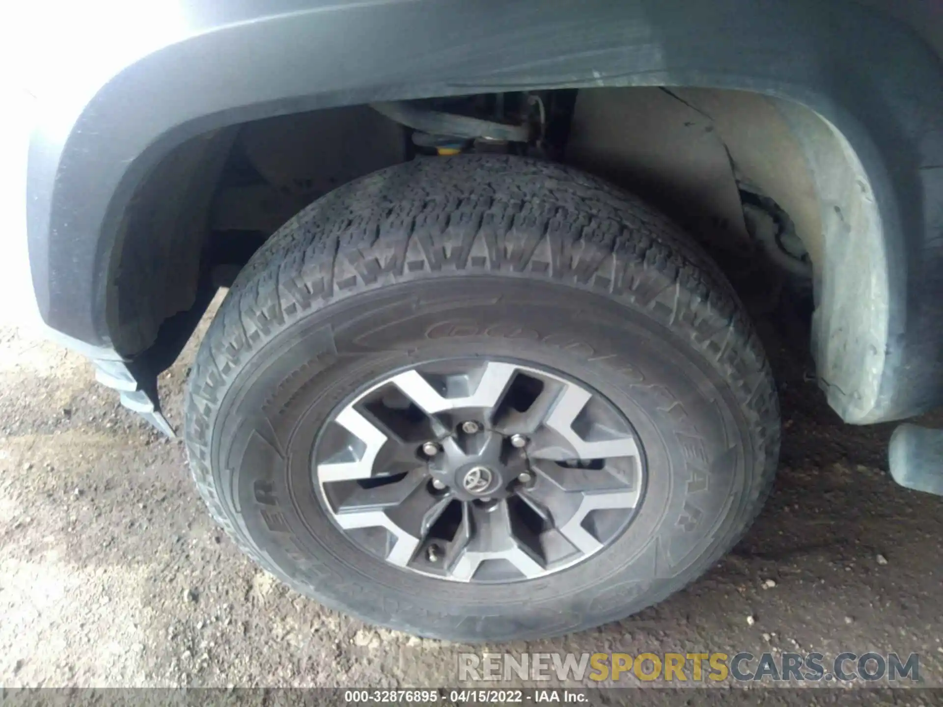 12 Photograph of a damaged car 3TMCZ5AN4LM367303 TOYOTA TACOMA 4WD 2020