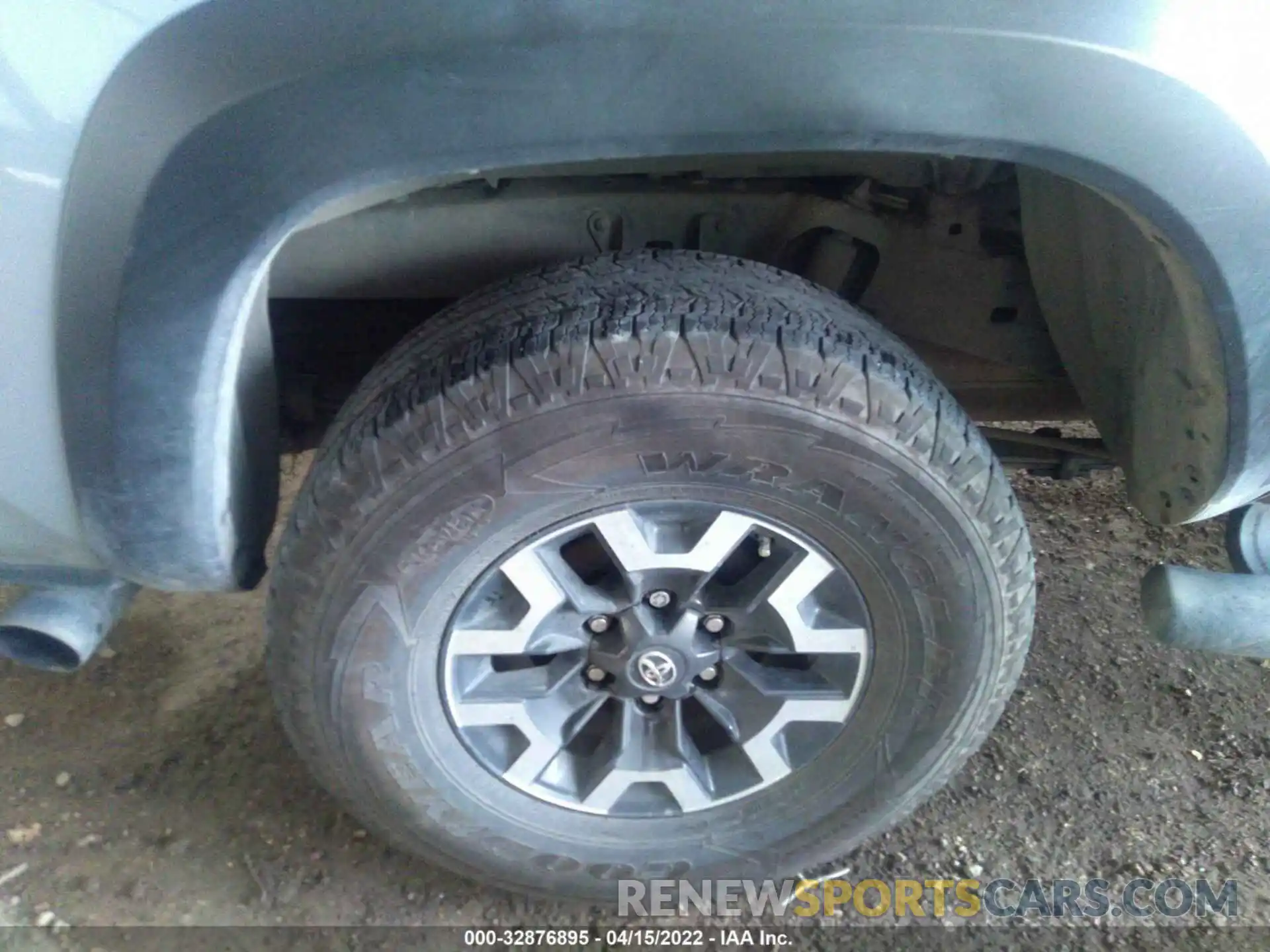 15 Photograph of a damaged car 3TMCZ5AN4LM367303 TOYOTA TACOMA 4WD 2020