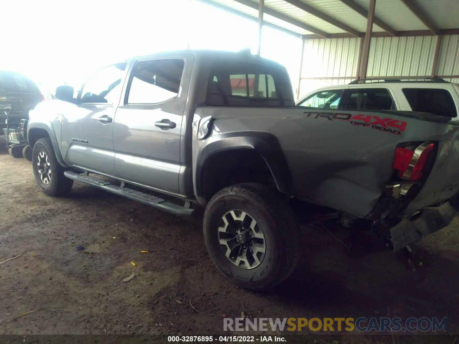 3 Photograph of a damaged car 3TMCZ5AN4LM367303 TOYOTA TACOMA 4WD 2020