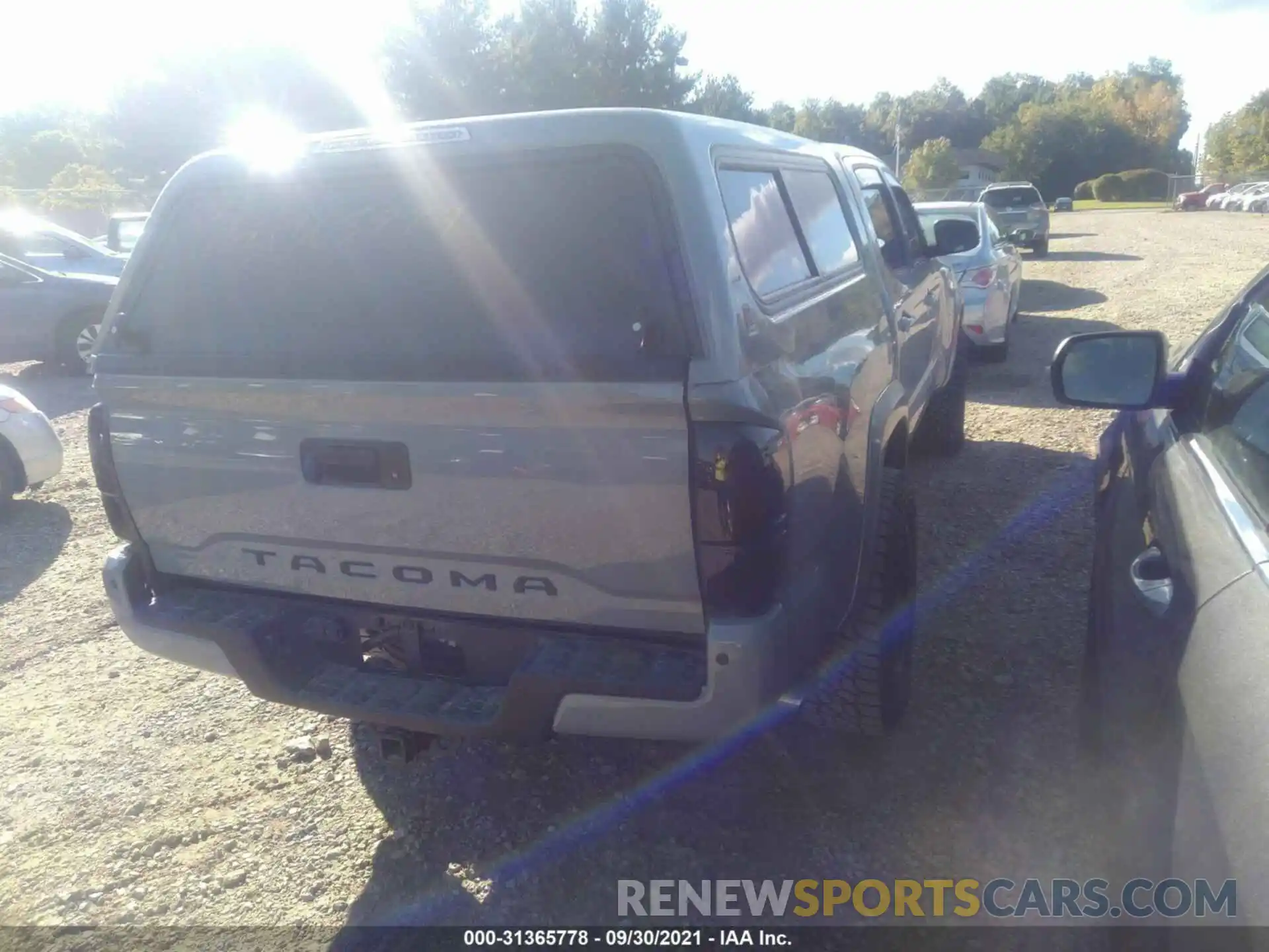 4 Photograph of a damaged car 3TMCZ5AN4LM368936 TOYOTA TACOMA 4WD 2020