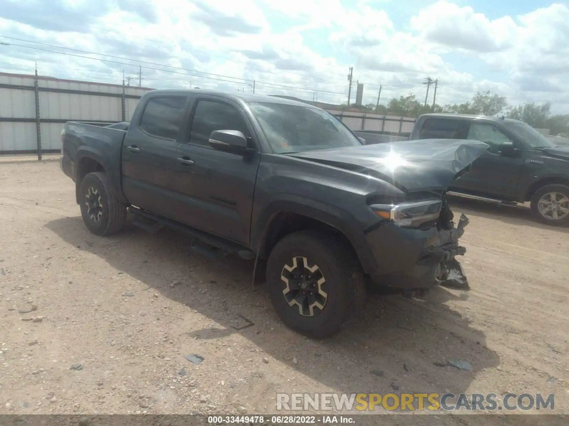 1 Photograph of a damaged car 3TMCZ5AN4LM369715 TOYOTA TACOMA 4WD 2020