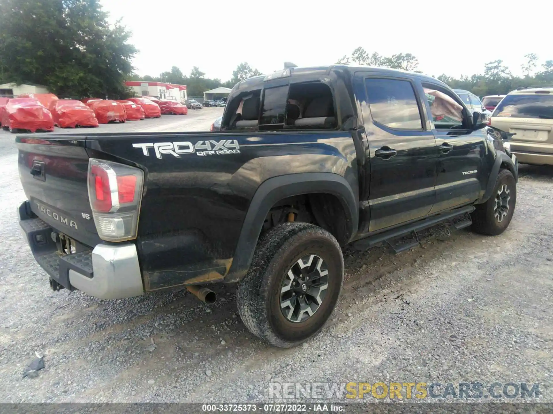 4 Photograph of a damaged car 3TMCZ5AN5LM295270 TOYOTA TACOMA 4WD 2020