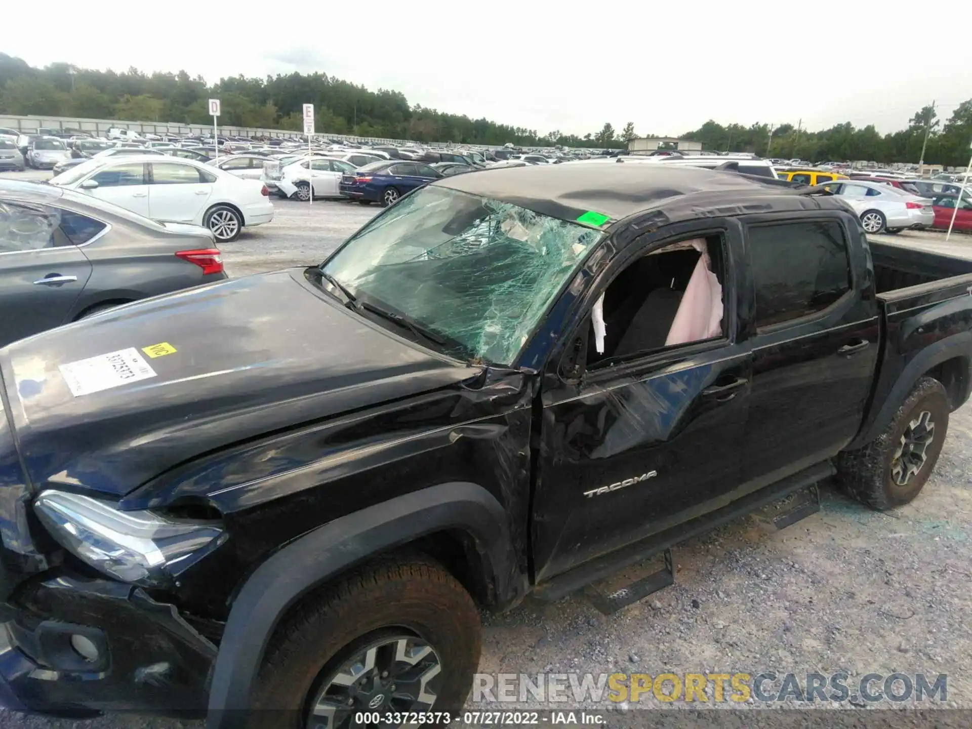 6 Photograph of a damaged car 3TMCZ5AN5LM295270 TOYOTA TACOMA 4WD 2020