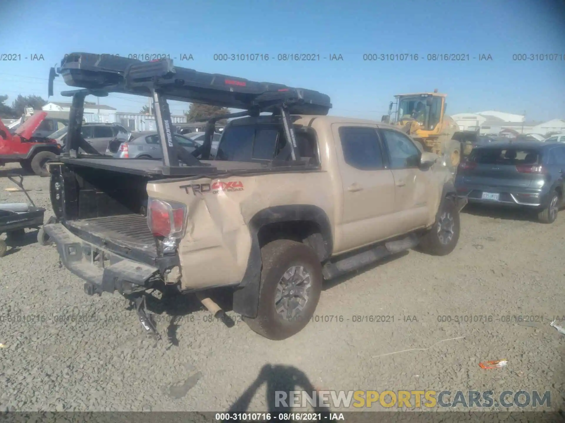 4 Photograph of a damaged car 3TMCZ5AN5LM308132 TOYOTA TACOMA 4WD 2020