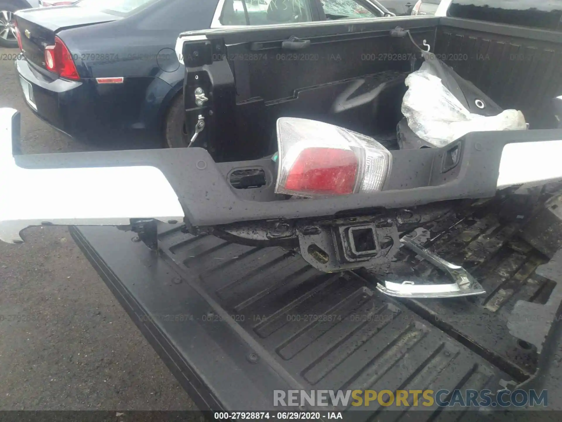 11 Photograph of a damaged car 3TMCZ5AN5LM312679 TOYOTA TACOMA 4WD 2020