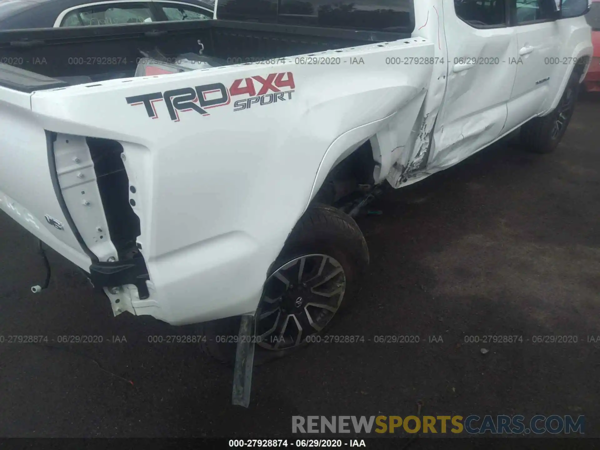 6 Photograph of a damaged car 3TMCZ5AN5LM312679 TOYOTA TACOMA 4WD 2020