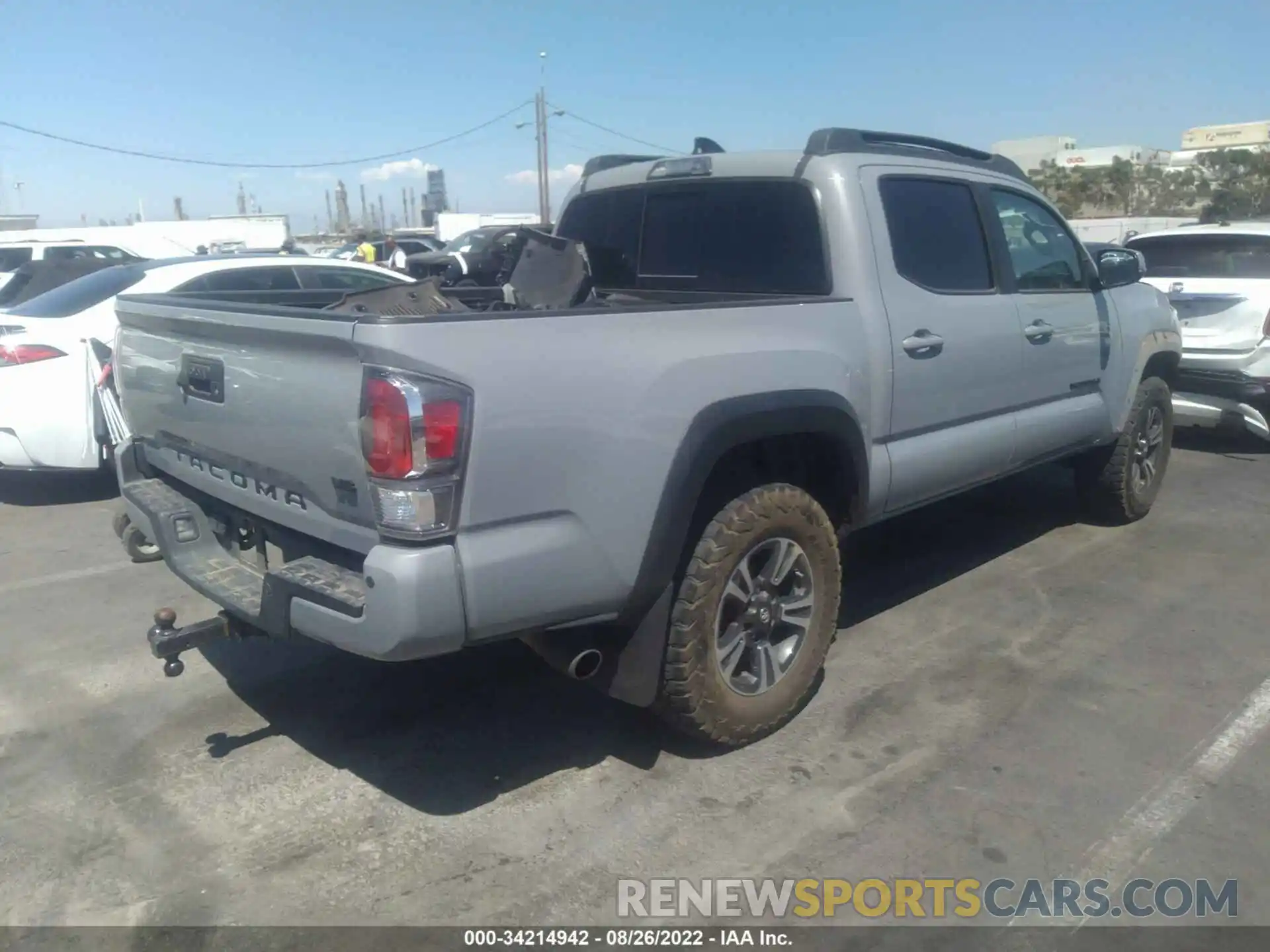 4 Фотография поврежденного автомобиля 3TMCZ5AN5LM313217 TOYOTA TACOMA 4WD 2020