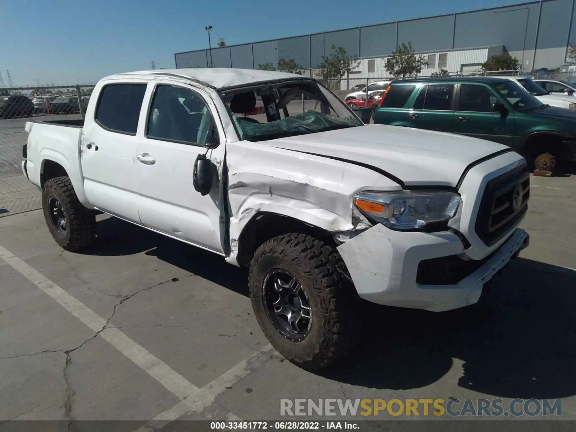 1 Photograph of a damaged car 3TMCZ5AN5LM313296 TOYOTA TACOMA 4WD 2020