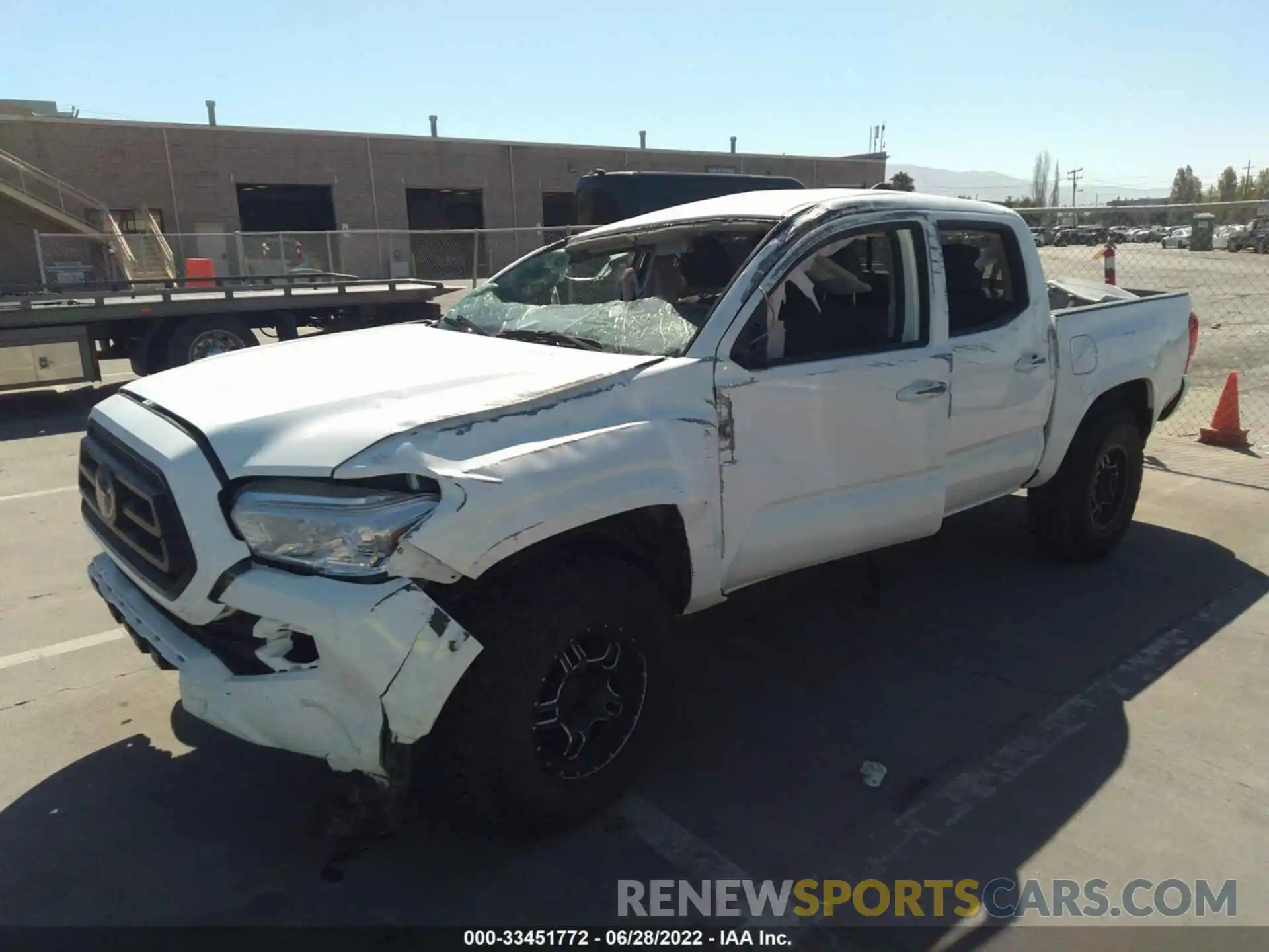 2 Photograph of a damaged car 3TMCZ5AN5LM313296 TOYOTA TACOMA 4WD 2020