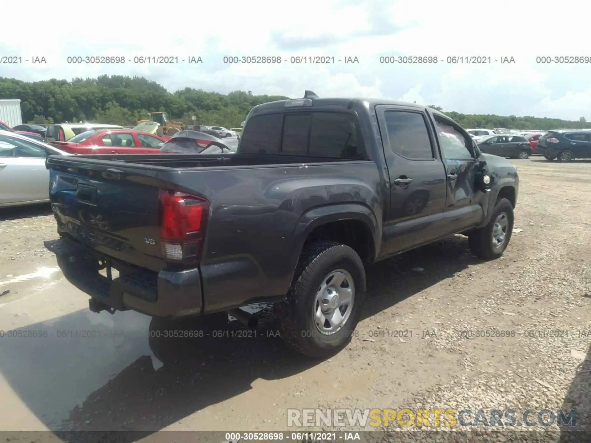 4 Photograph of a damaged car 3TMCZ5AN5LM313539 TOYOTA TACOMA 4WD 2020