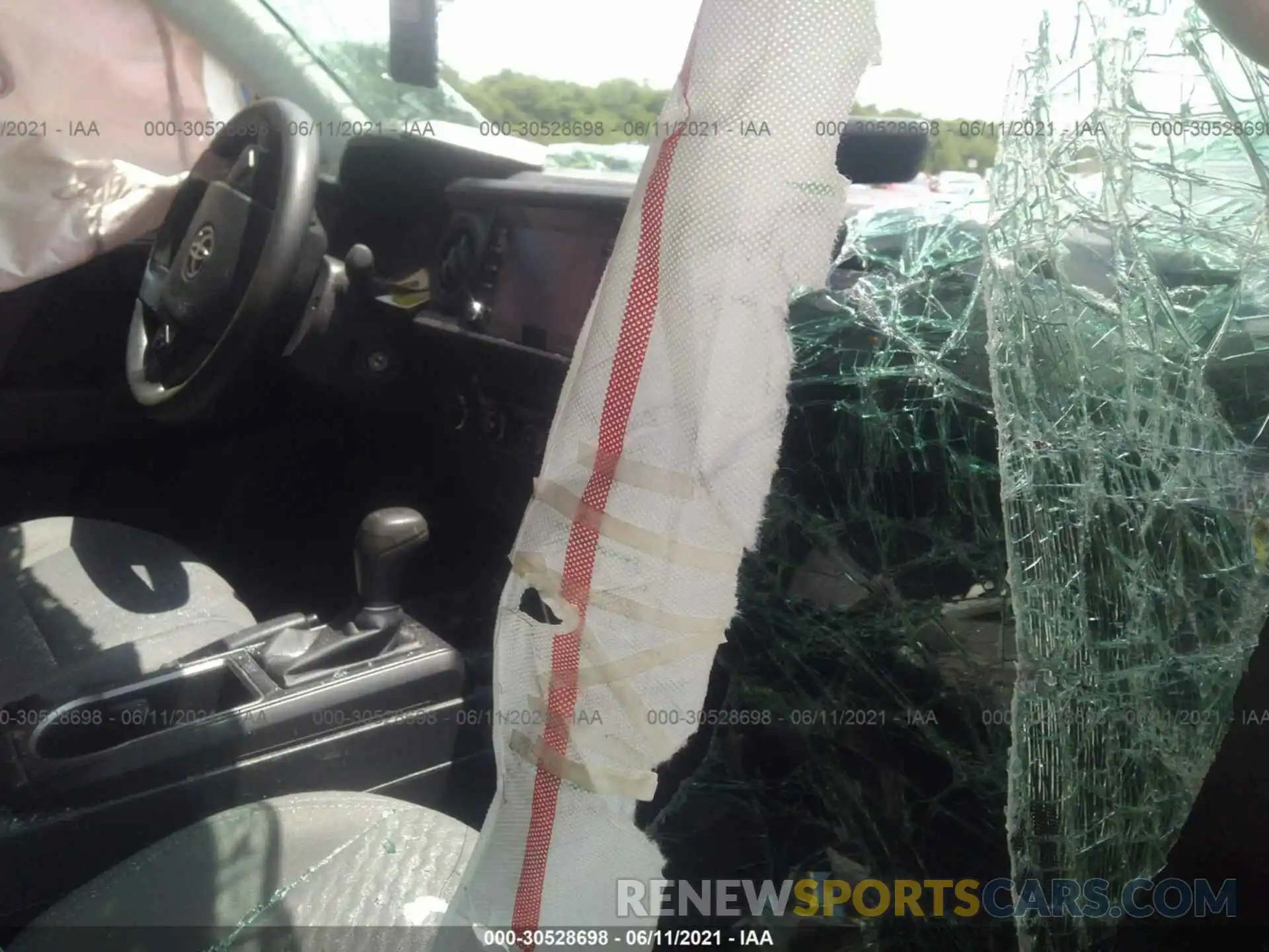 5 Photograph of a damaged car 3TMCZ5AN5LM313539 TOYOTA TACOMA 4WD 2020