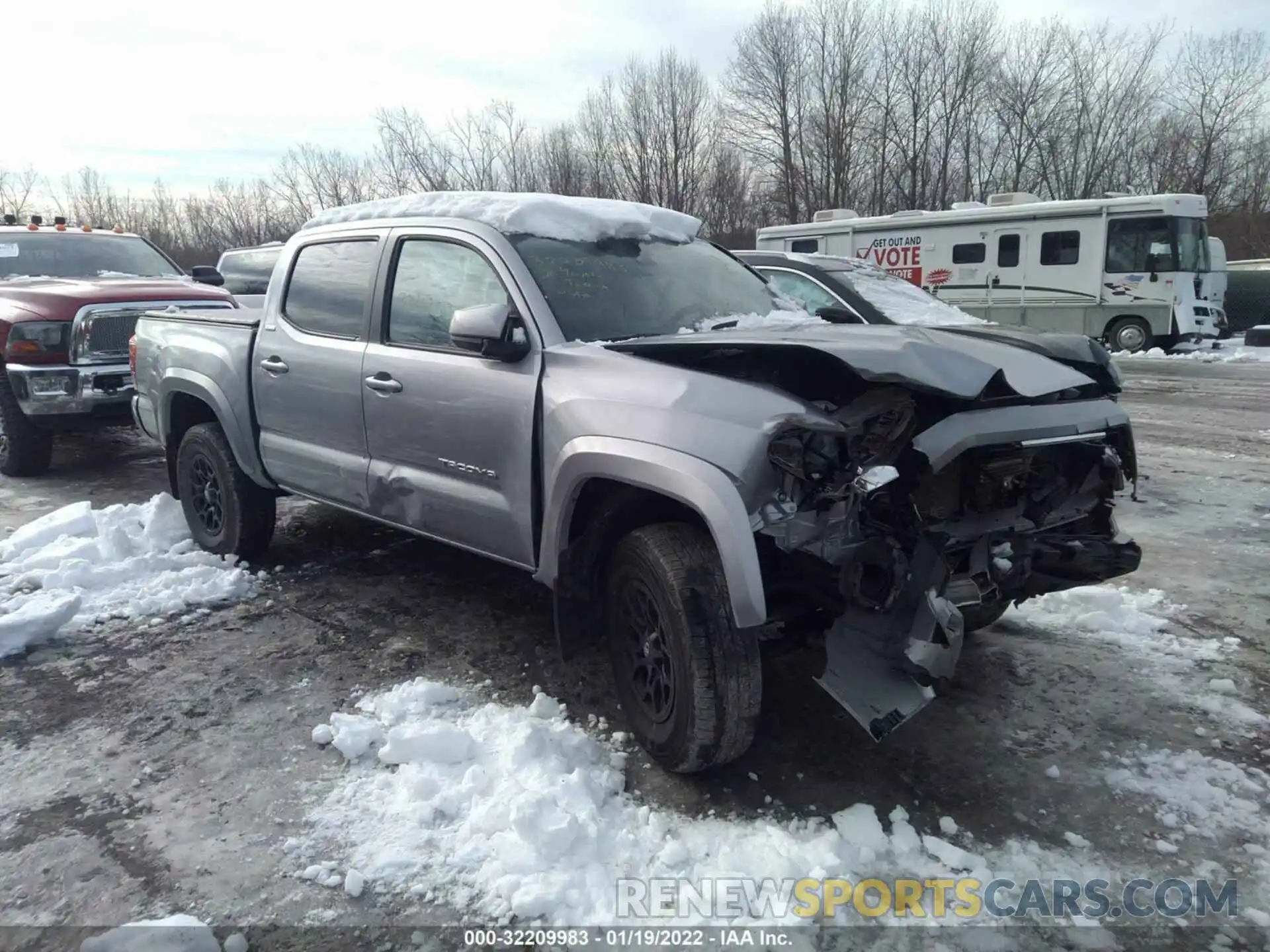 1 Photograph of a damaged car 3TMCZ5AN5LM319664 TOYOTA TACOMA 4WD 2020