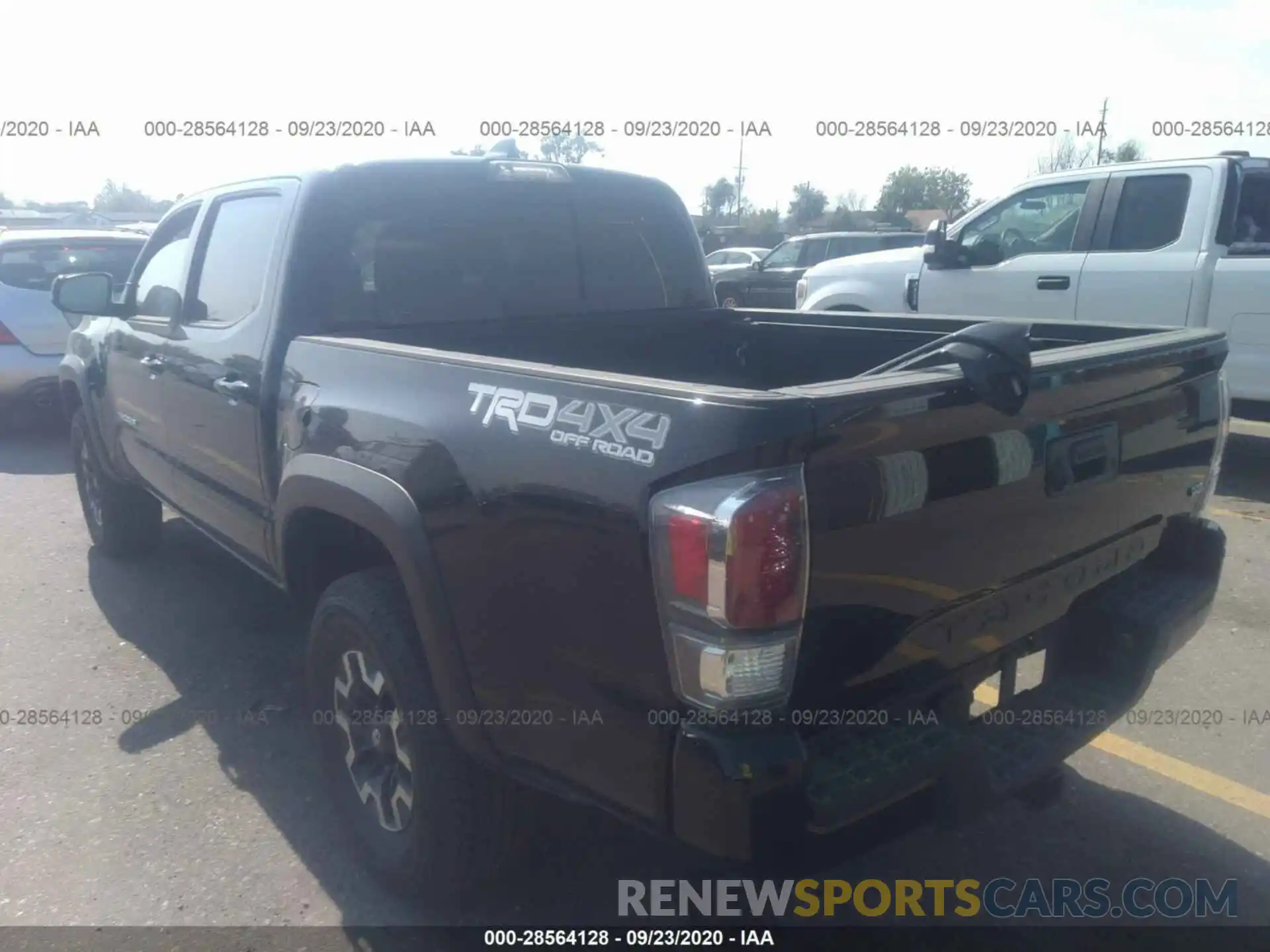 3 Фотография поврежденного автомобиля 3TMCZ5AN5LM322015 TOYOTA TACOMA 4WD 2020