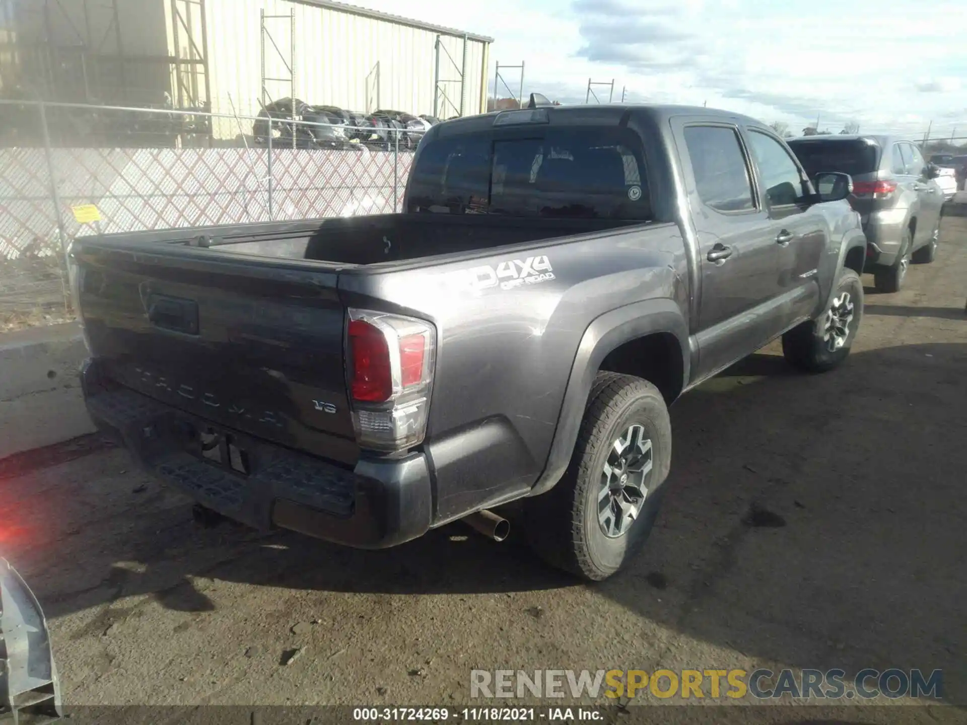 4 Photograph of a damaged car 3TMCZ5AN5LM322614 TOYOTA TACOMA 4WD 2020