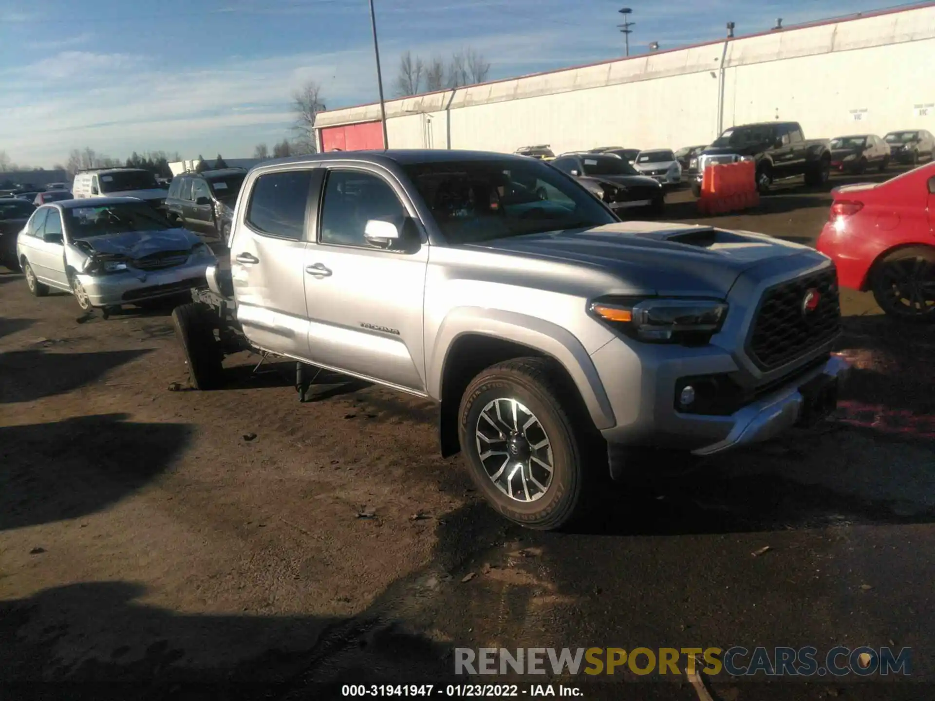 1 Photograph of a damaged car 3TMCZ5AN5LM324217 TOYOTA TACOMA 4WD 2020