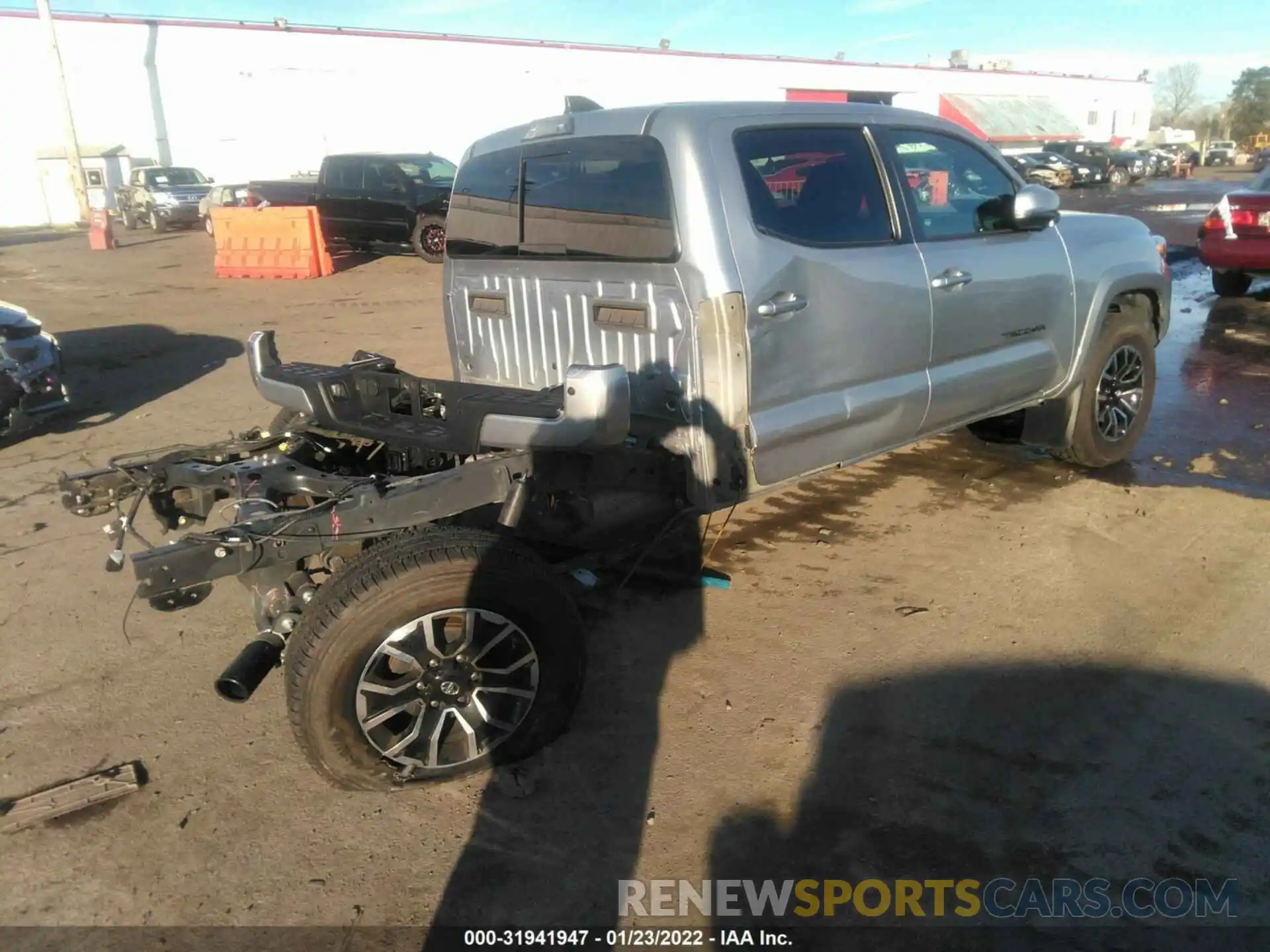 4 Photograph of a damaged car 3TMCZ5AN5LM324217 TOYOTA TACOMA 4WD 2020