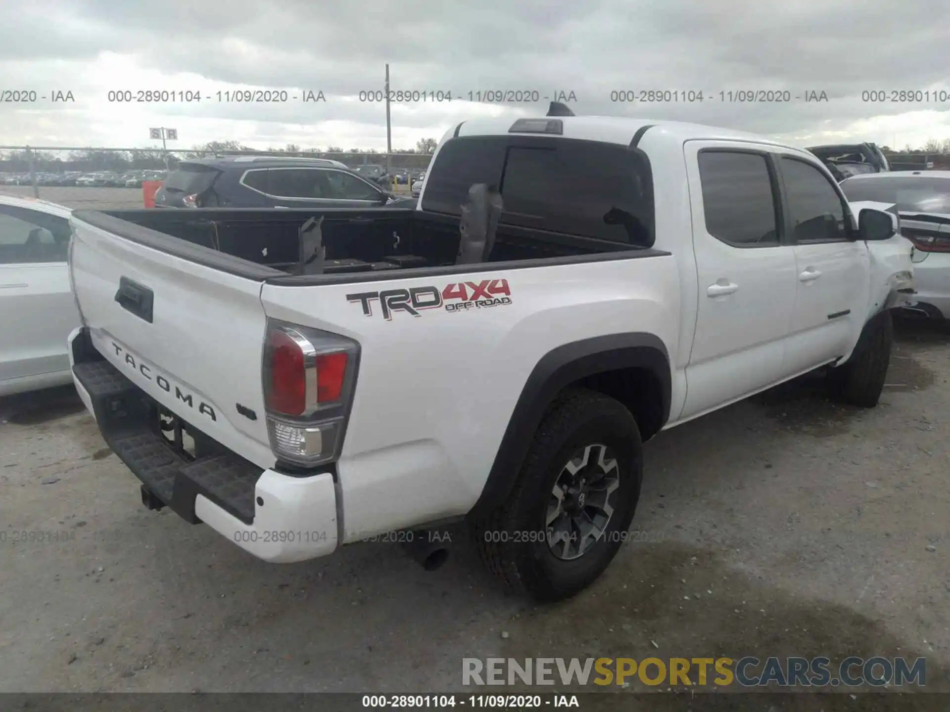 4 Photograph of a damaged car 3TMCZ5AN5LM324296 TOYOTA TACOMA 4WD 2020