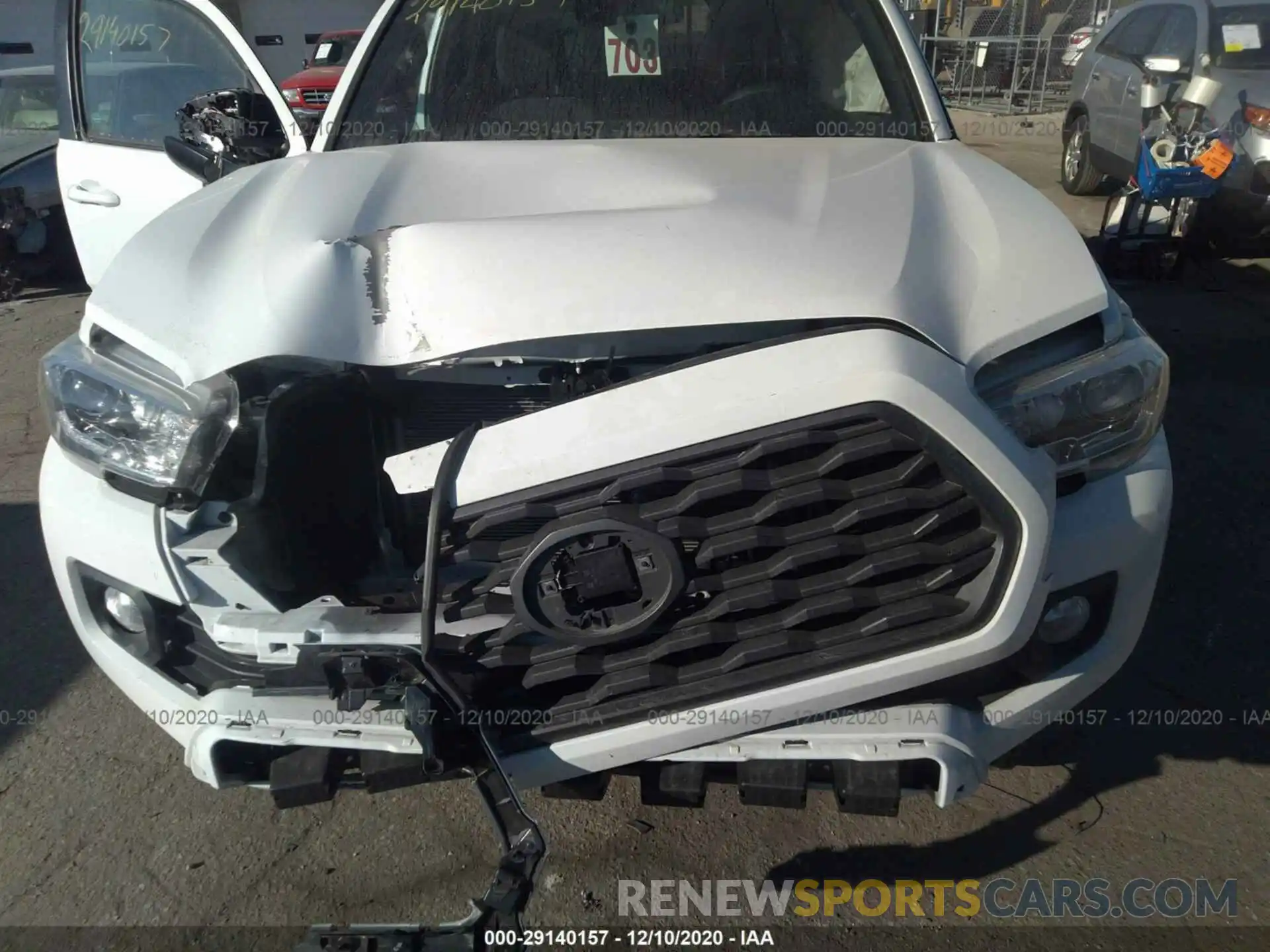 10 Photograph of a damaged car 3TMCZ5AN5LM332995 TOYOTA TACOMA 4WD 2020