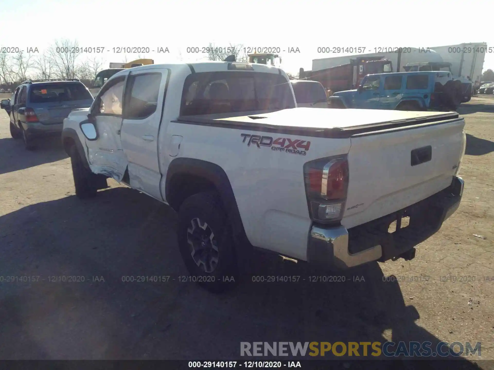 3 Фотография поврежденного автомобиля 3TMCZ5AN5LM332995 TOYOTA TACOMA 4WD 2020