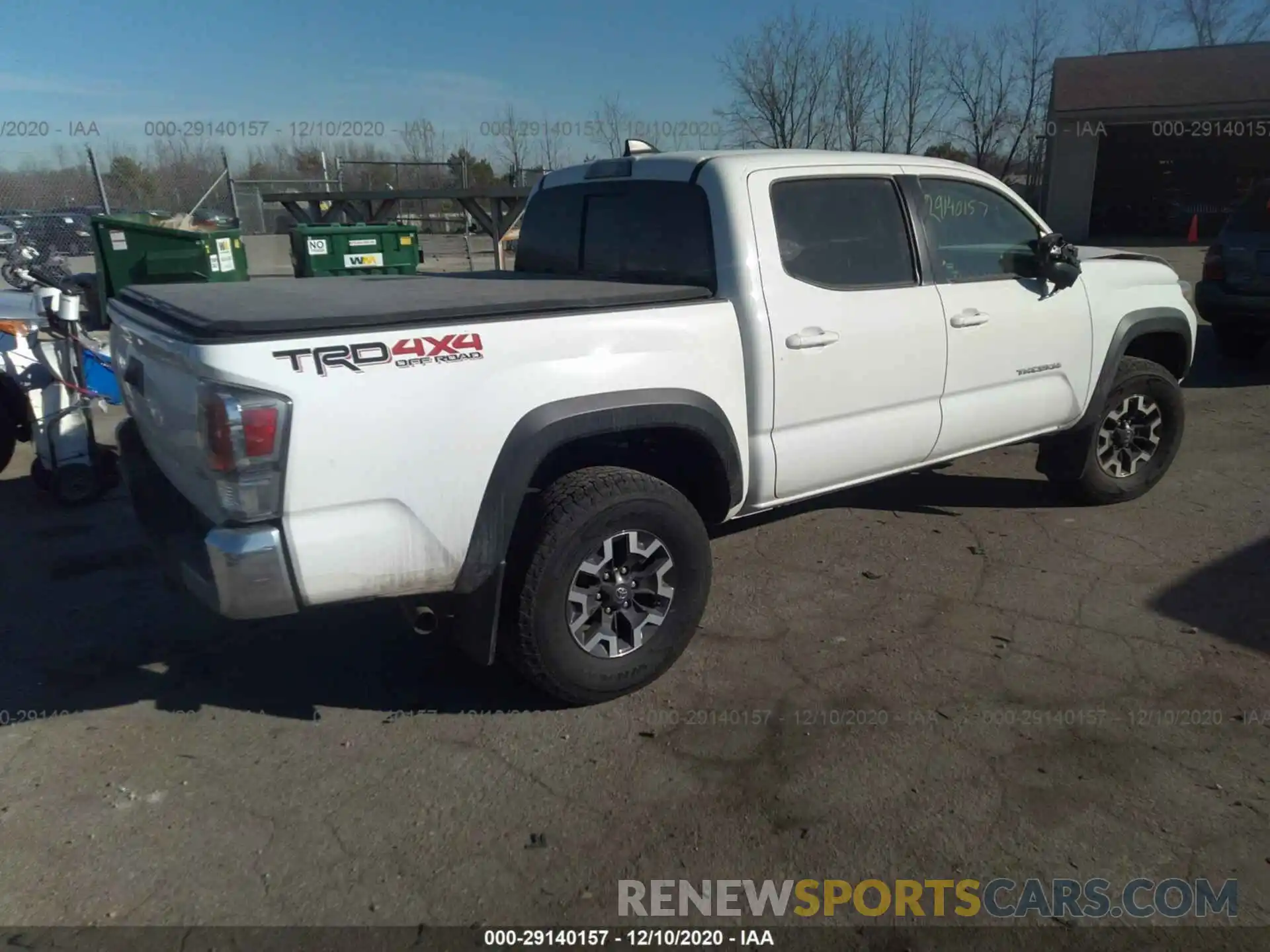 4 Photograph of a damaged car 3TMCZ5AN5LM332995 TOYOTA TACOMA 4WD 2020