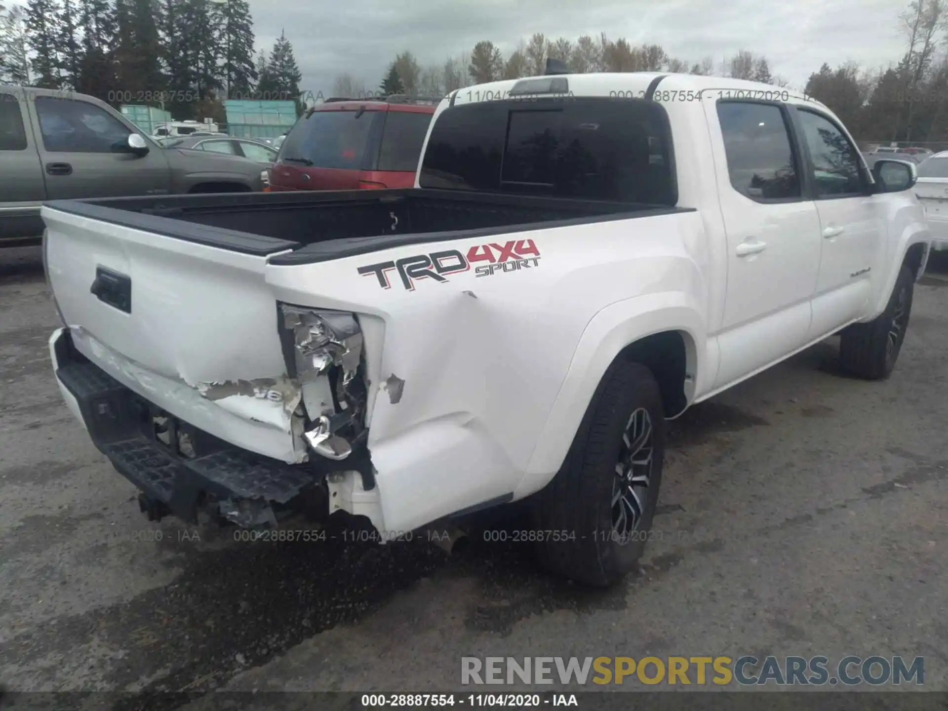 4 Photograph of a damaged car 3TMCZ5AN5LM336044 TOYOTA TACOMA 4WD 2020