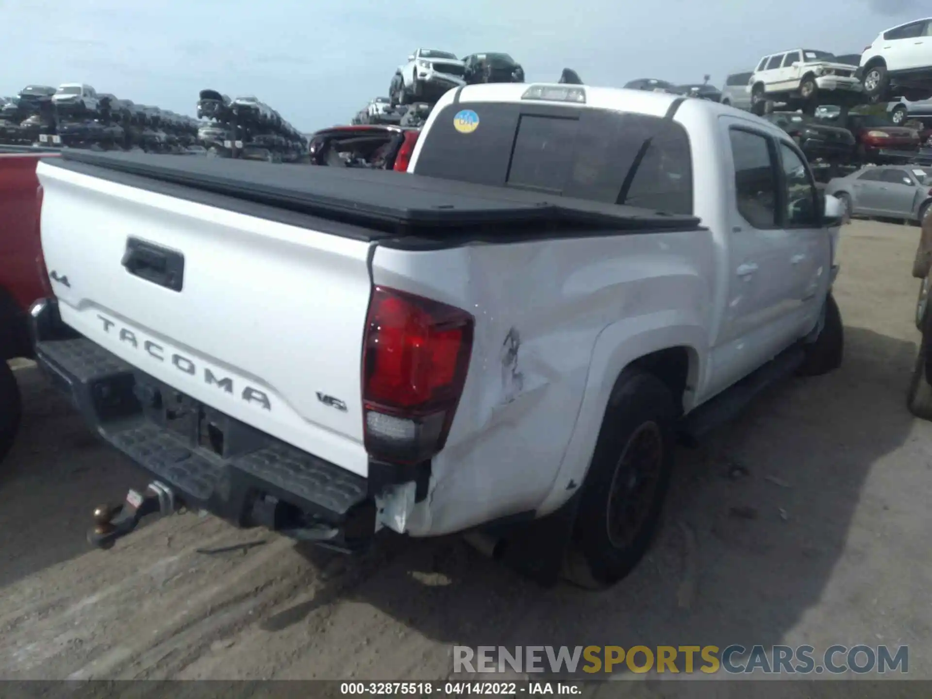 4 Photograph of a damaged car 3TMCZ5AN5LM340885 TOYOTA TACOMA 4WD 2020