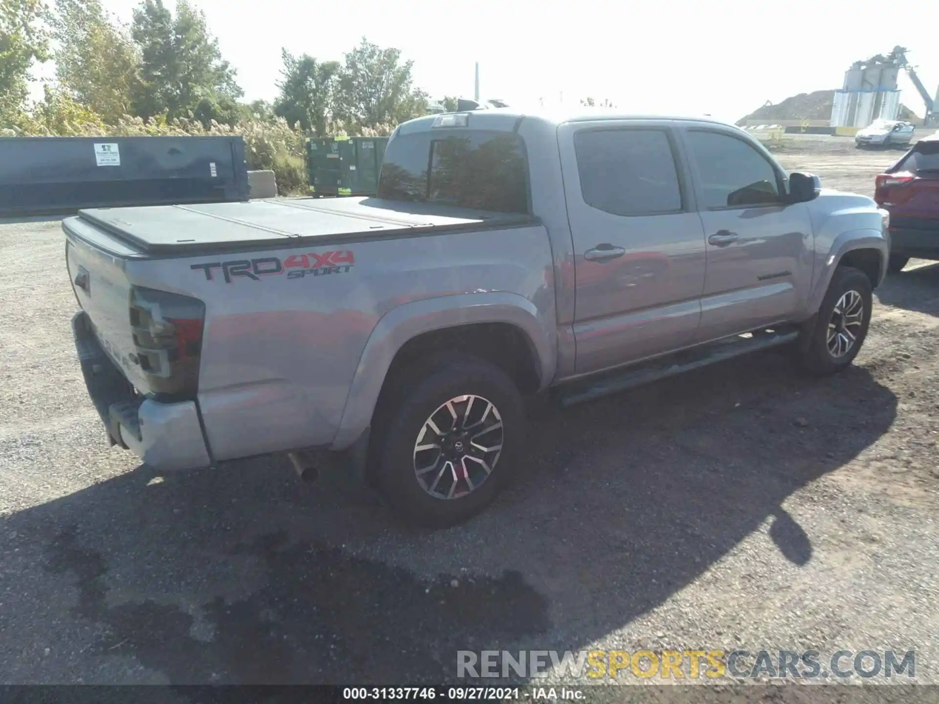 4 Photograph of a damaged car 3TMCZ5AN5LM350137 TOYOTA TACOMA 4WD 2020