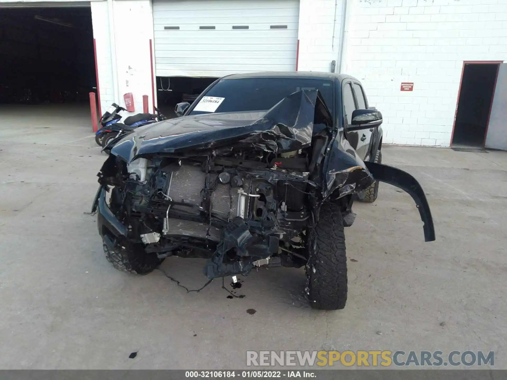 6 Photograph of a damaged car 3TMCZ5AN5LM350610 TOYOTA TACOMA 4WD 2020