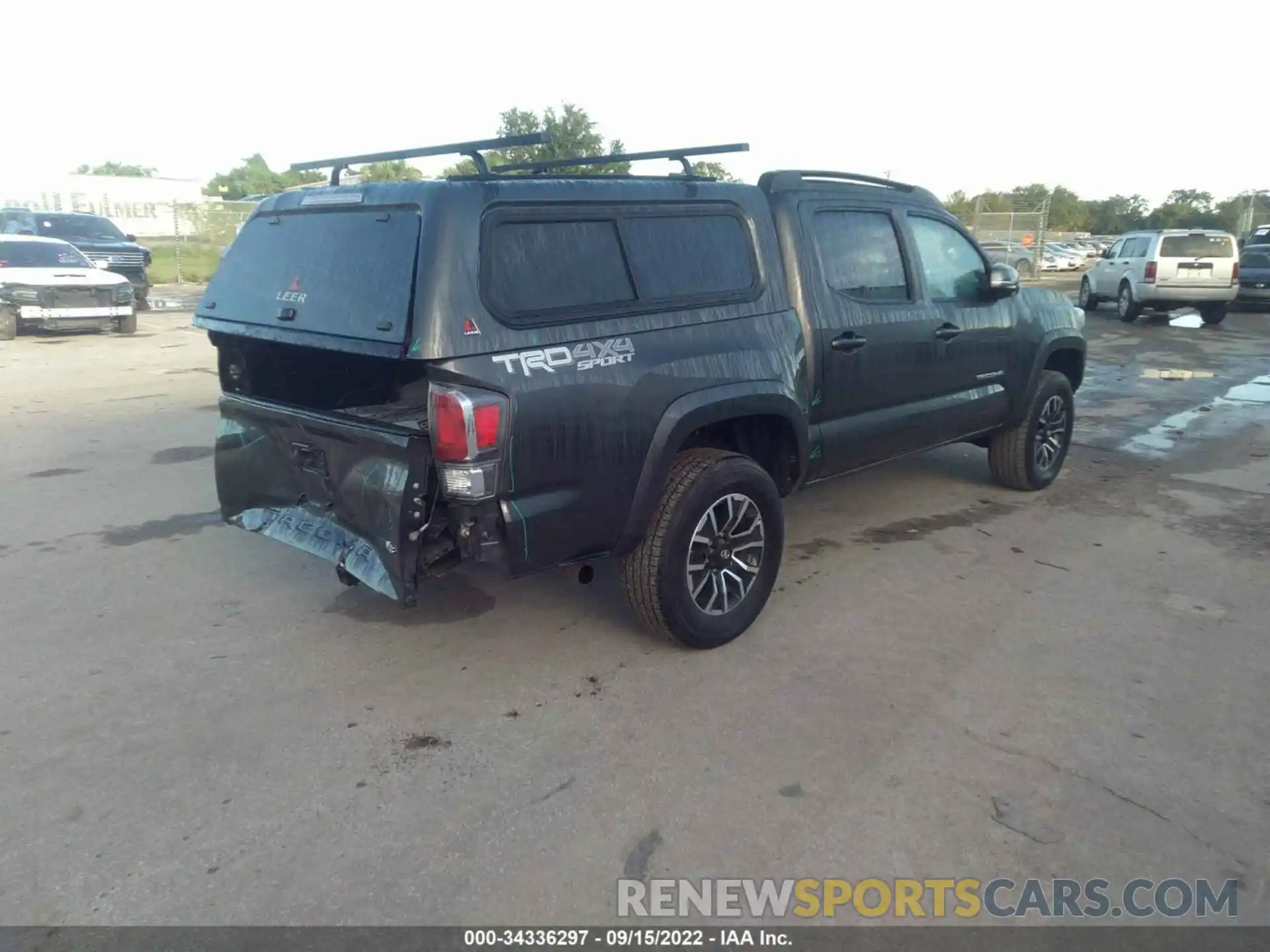 4 Photograph of a damaged car 3TMCZ5AN6LM307734 TOYOTA TACOMA 4WD 2020