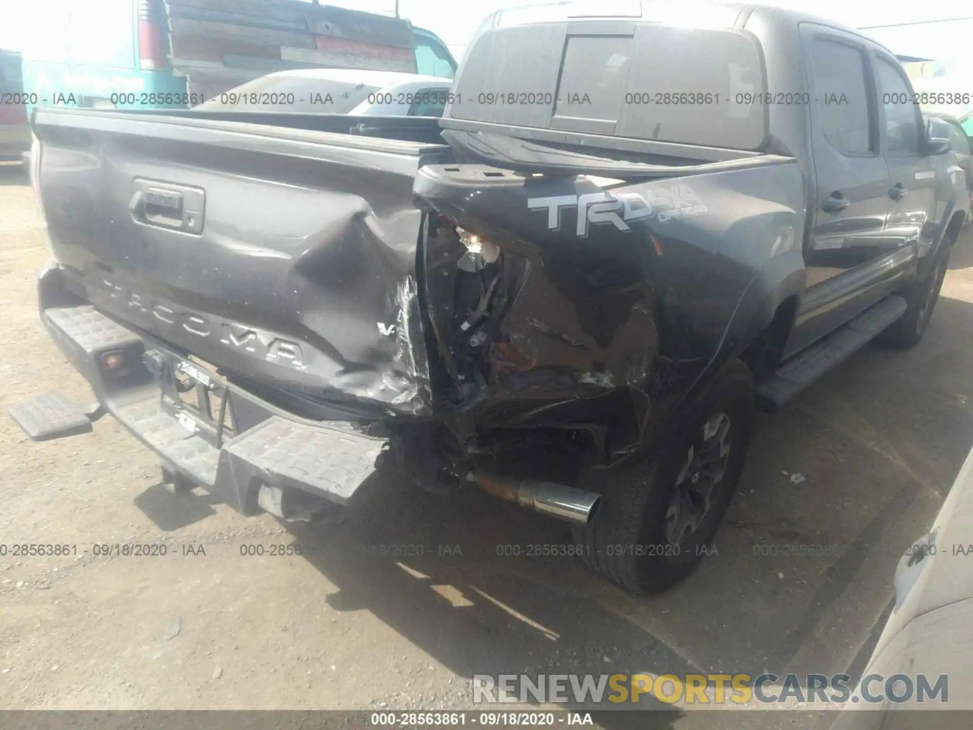 6 Photograph of a damaged car 3TMCZ5AN6LM308303 TOYOTA TACOMA 4WD 2020