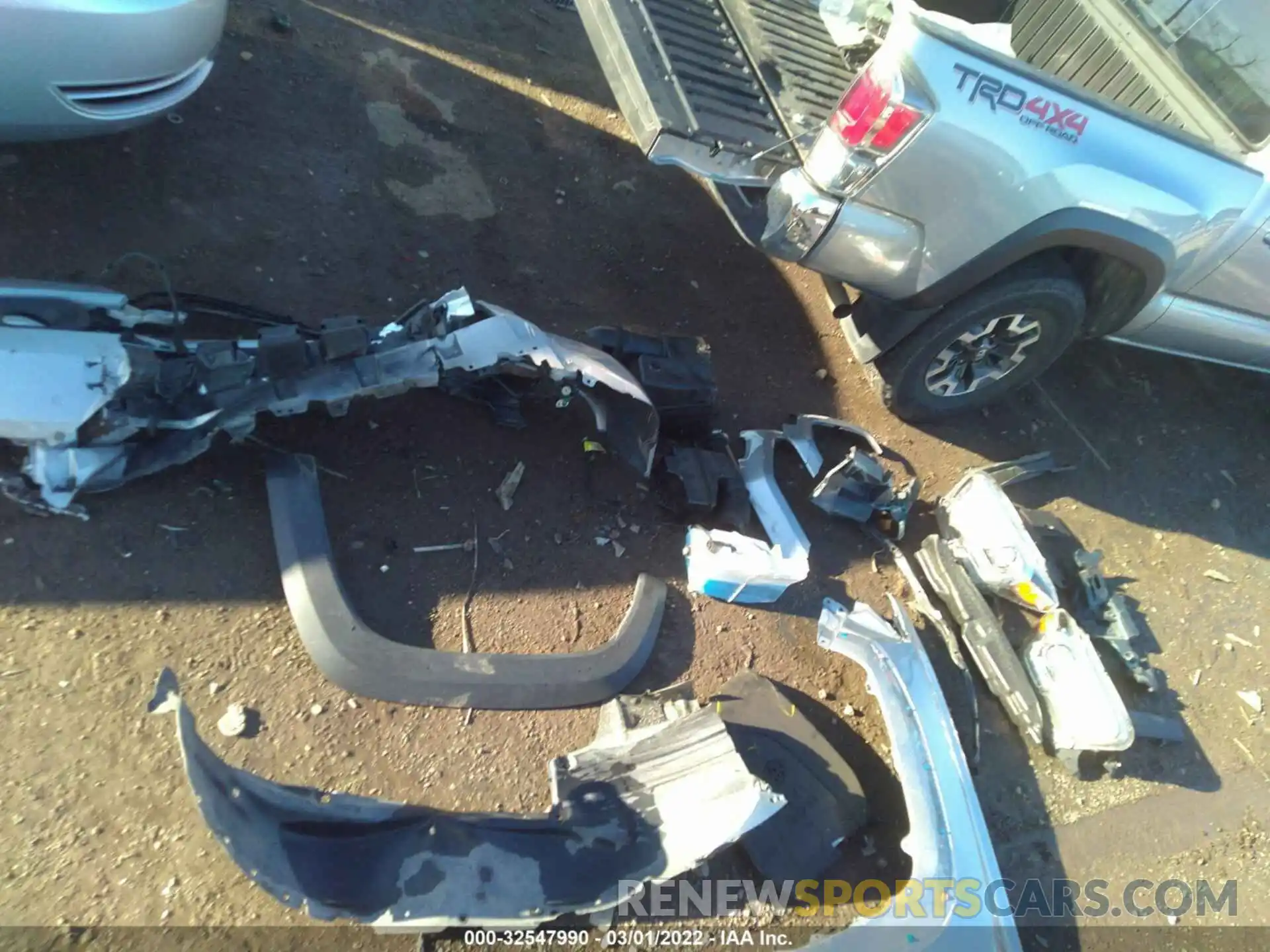 12 Photograph of a damaged car 3TMCZ5AN6LM308771 TOYOTA TACOMA 4WD 2020